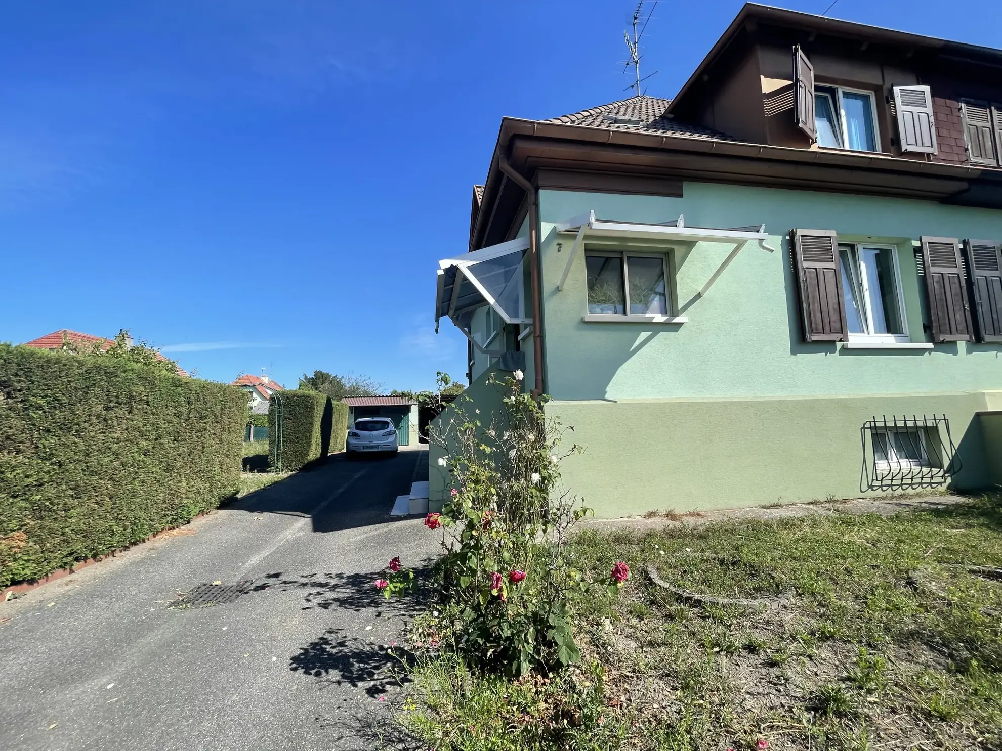 Maison accolée à Wittenheim avec grand terrain et potentiel de personnalisation