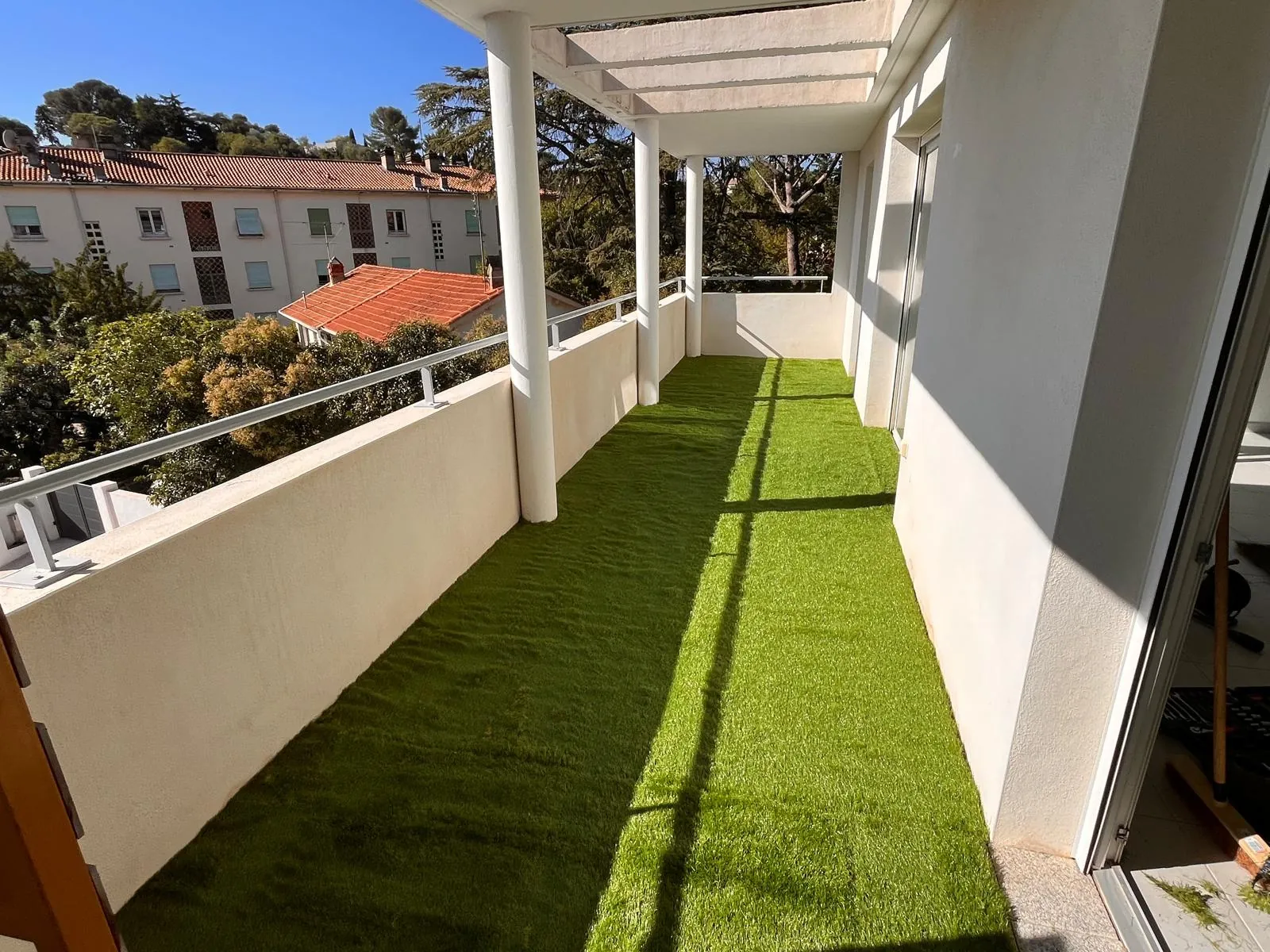 Nîmes Croix de Fer Appartement 92 m² avec Terrasse et Parking, Confort et Sécurité 