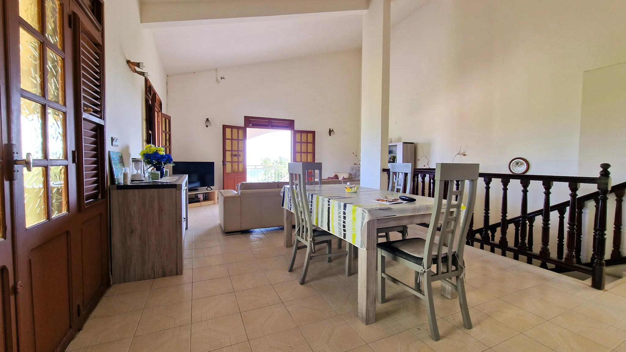 Belle maison familiale avec vue mer et campagne à Ajoupa-Bouillon 