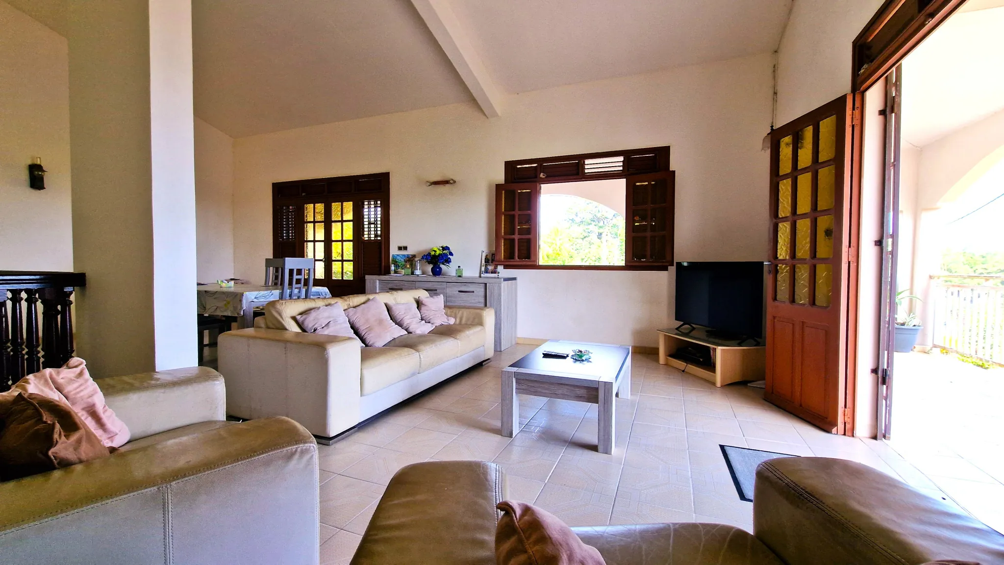 Belle maison familiale avec vue mer et campagne à Ajoupa-Bouillon 