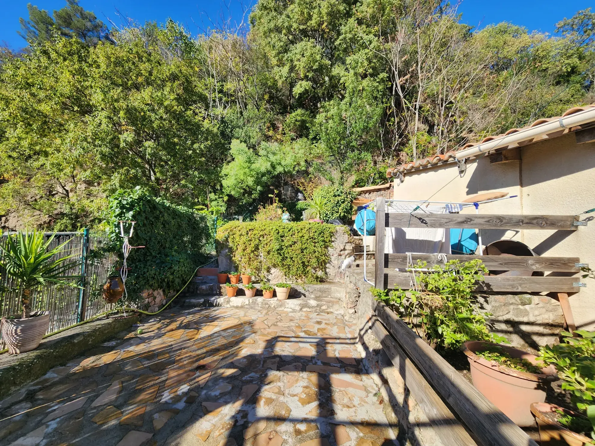 Immeuble de rapport à Lodève avec deux appartements loués 