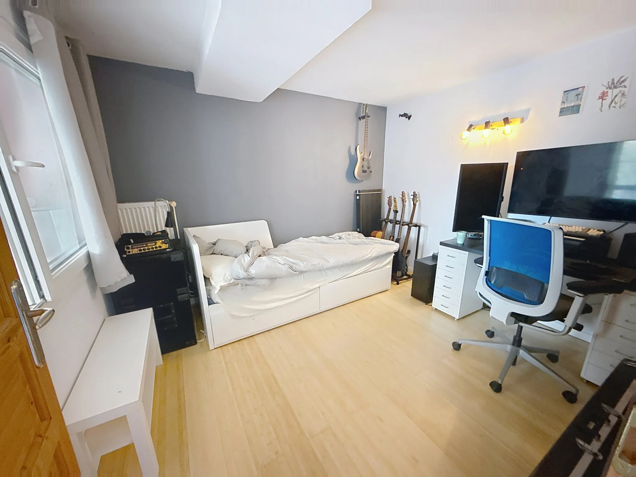 Loft industriel de 95 m² avec garage à Roubaix - Charme et modernité 