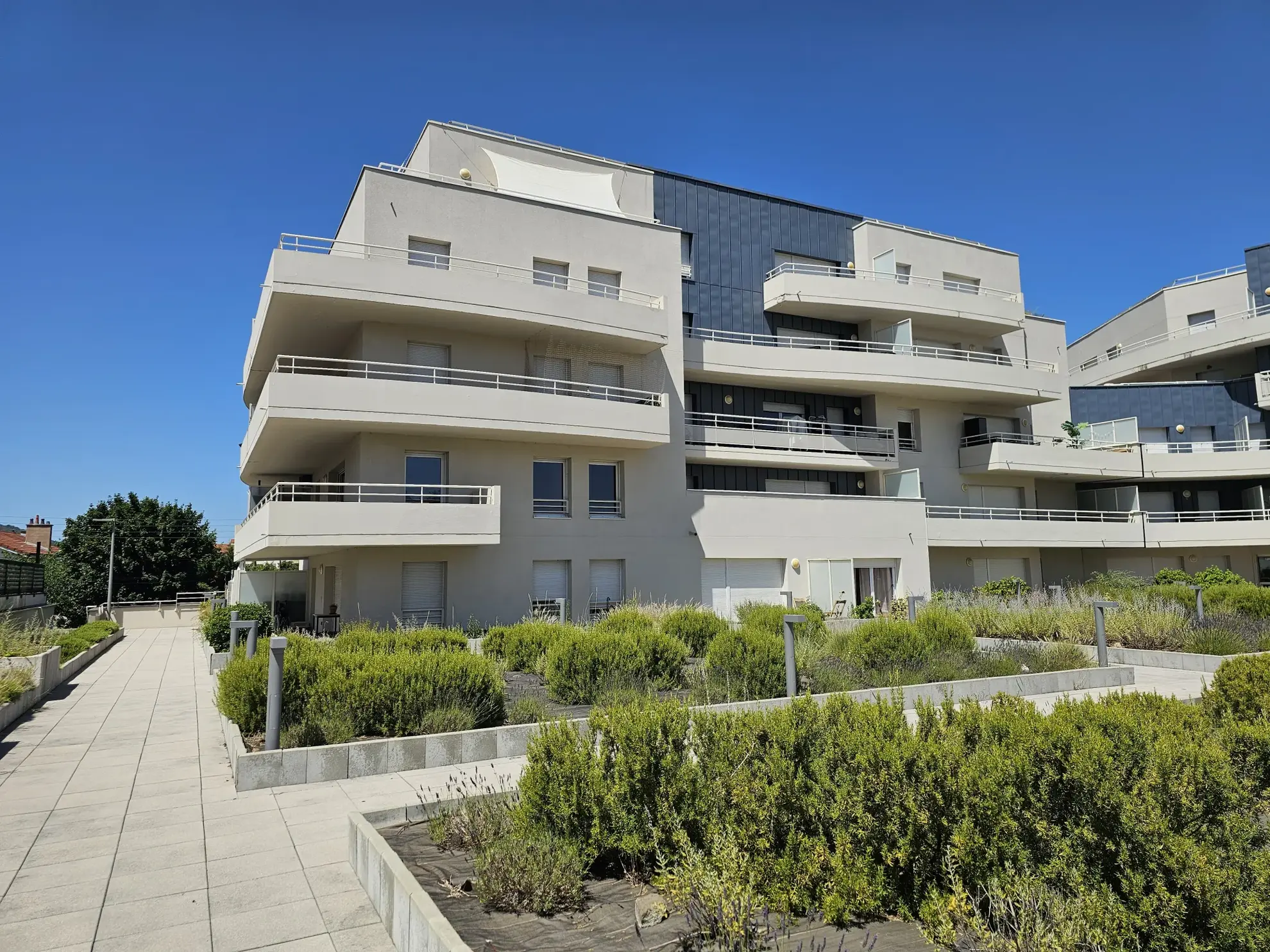 Appartement T3 avec terrasse et parking à Clermont-Ferrand 