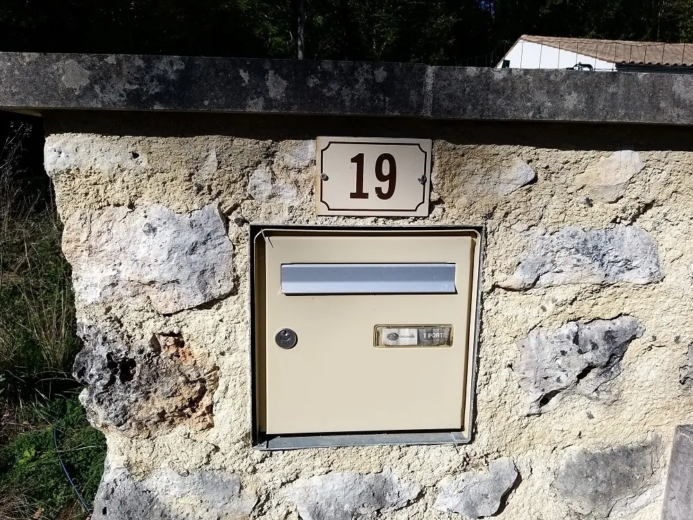 Terrain à bâtir de 659 m² à Pranzac, environnement paisible et nature 