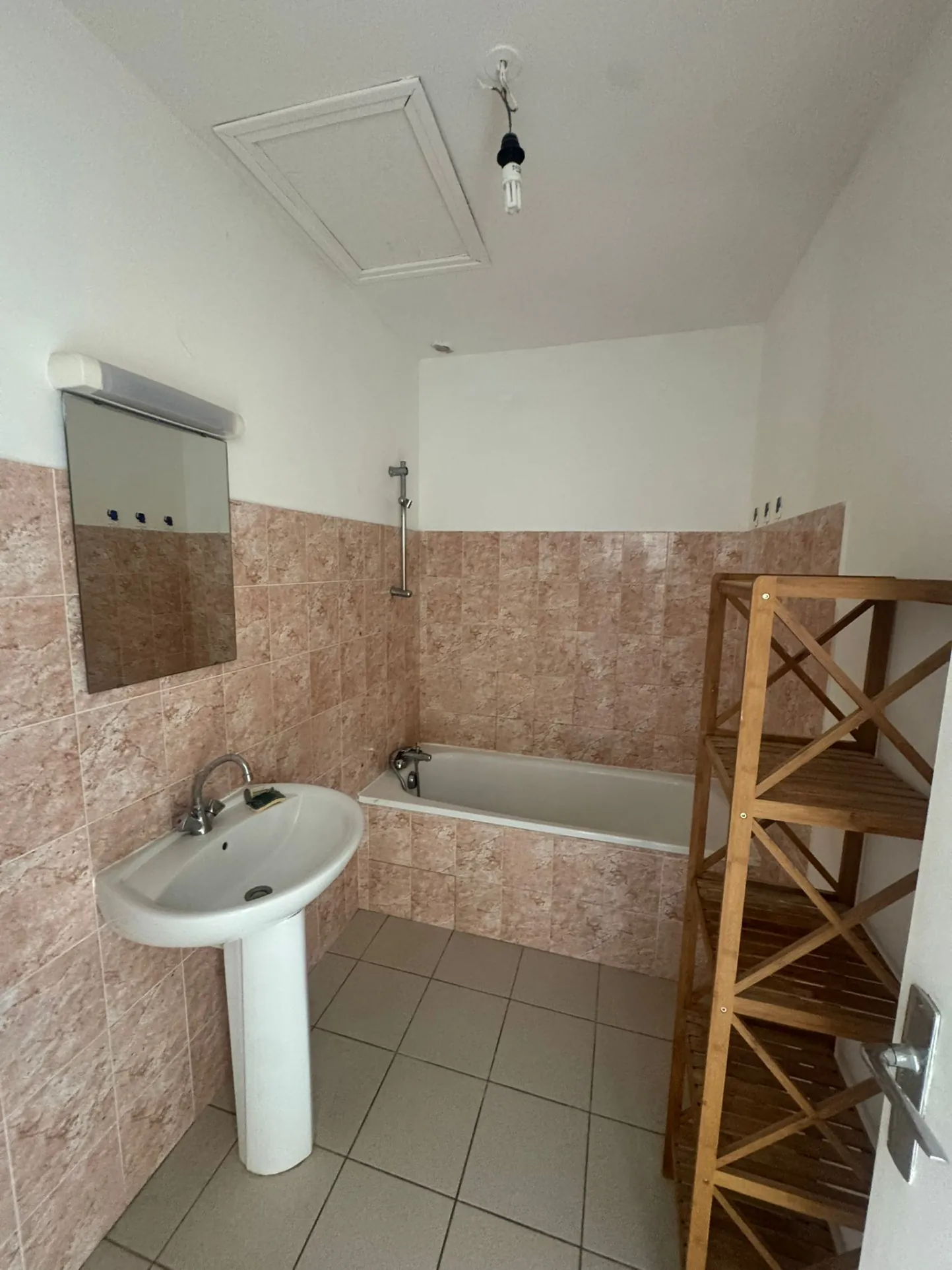 Maison à Palalda avec garage, extérieur et potentiel de plusieurs logements 