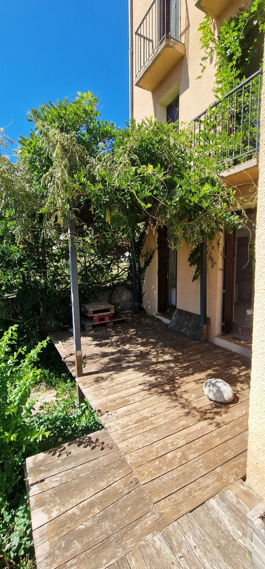Maison à Palalda avec garage, extérieur et potentiel de plusieurs logements 