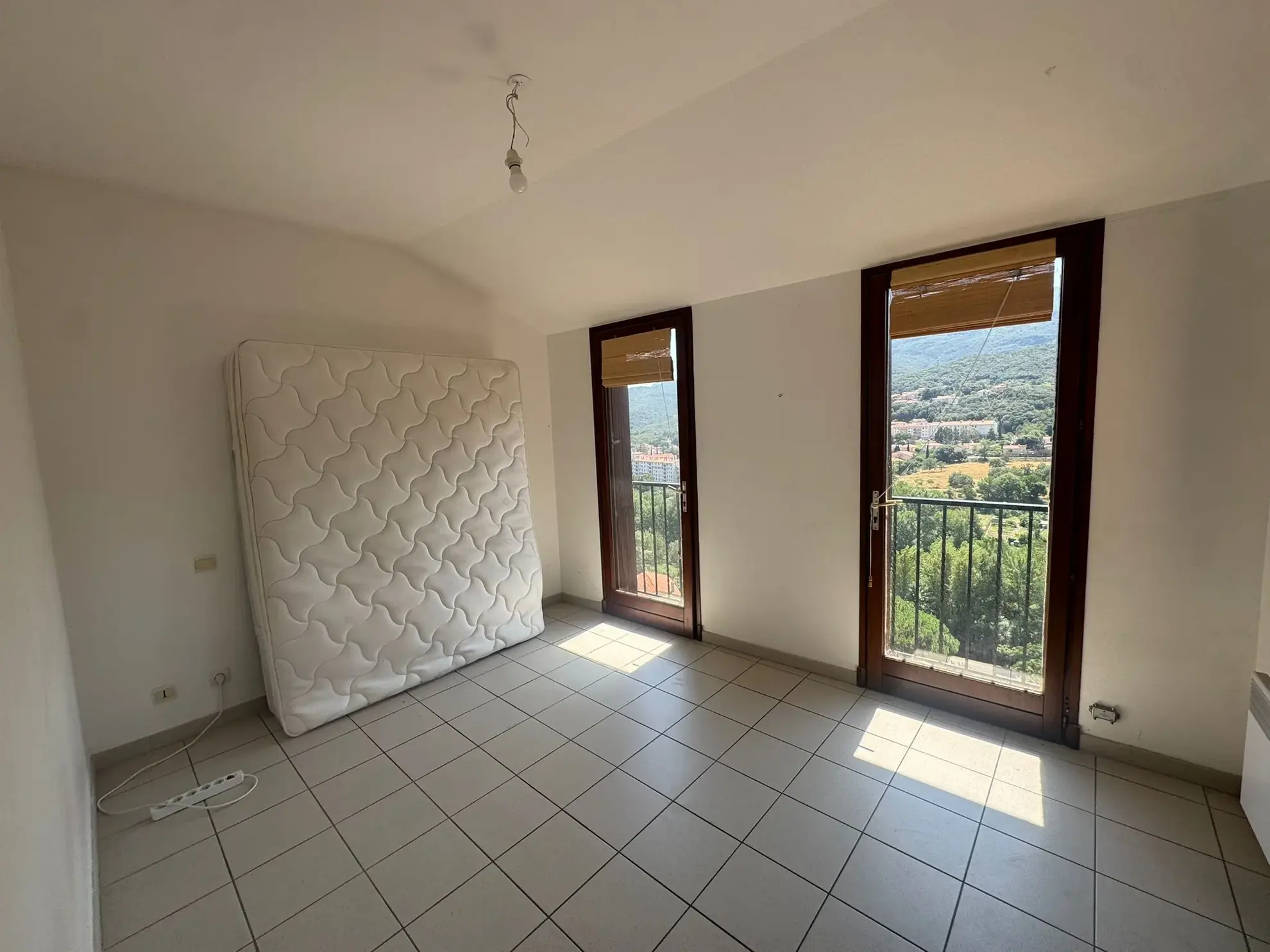 Maison à Palalda avec garage, extérieur et potentiel de plusieurs logements 