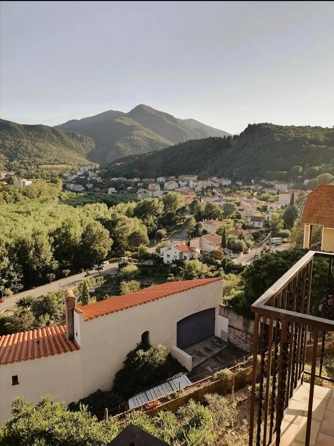 Maison à Palalda avec garage, extérieur et potentiel de plusieurs logements 