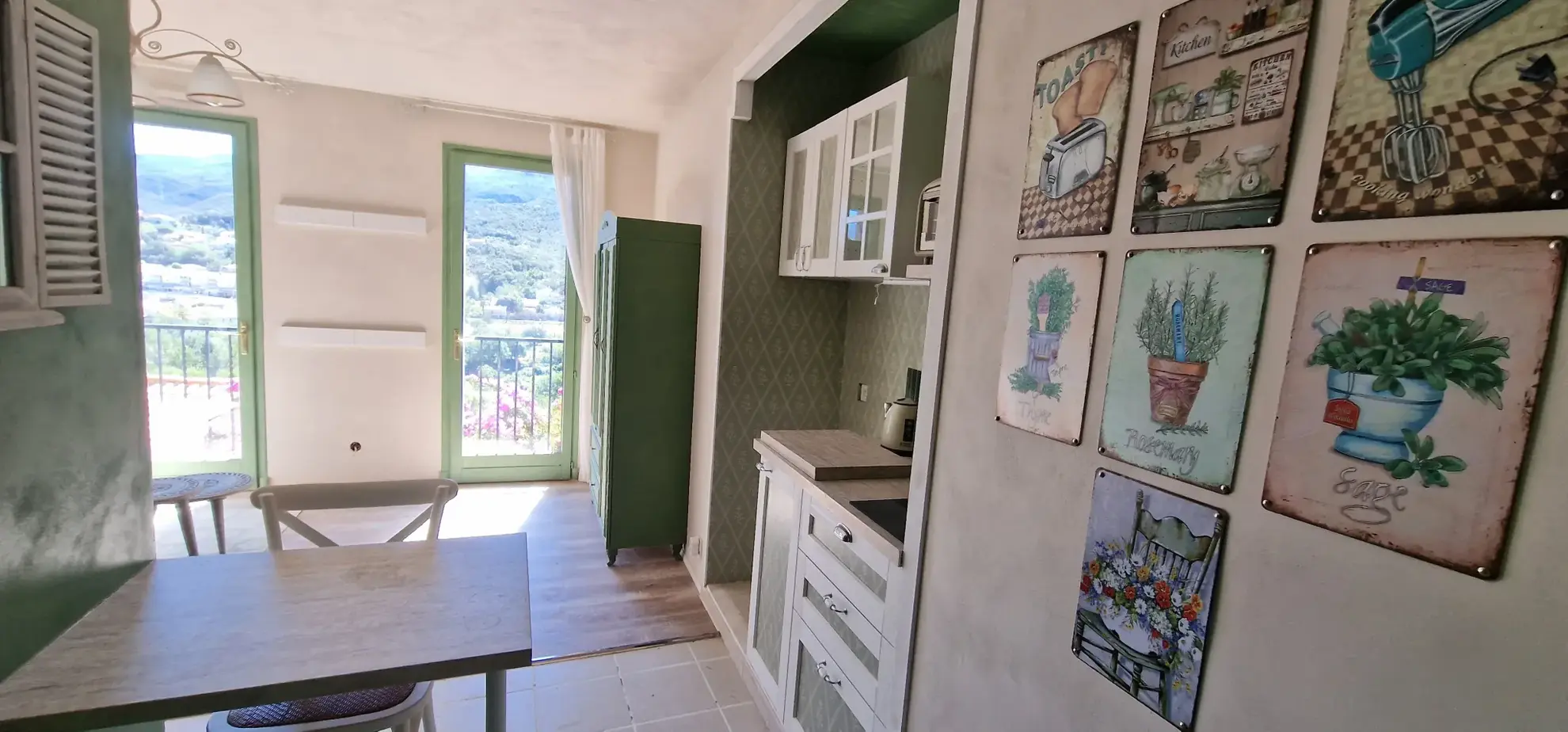 Maison à Palalda avec garage, extérieur et potentiel de plusieurs logements 