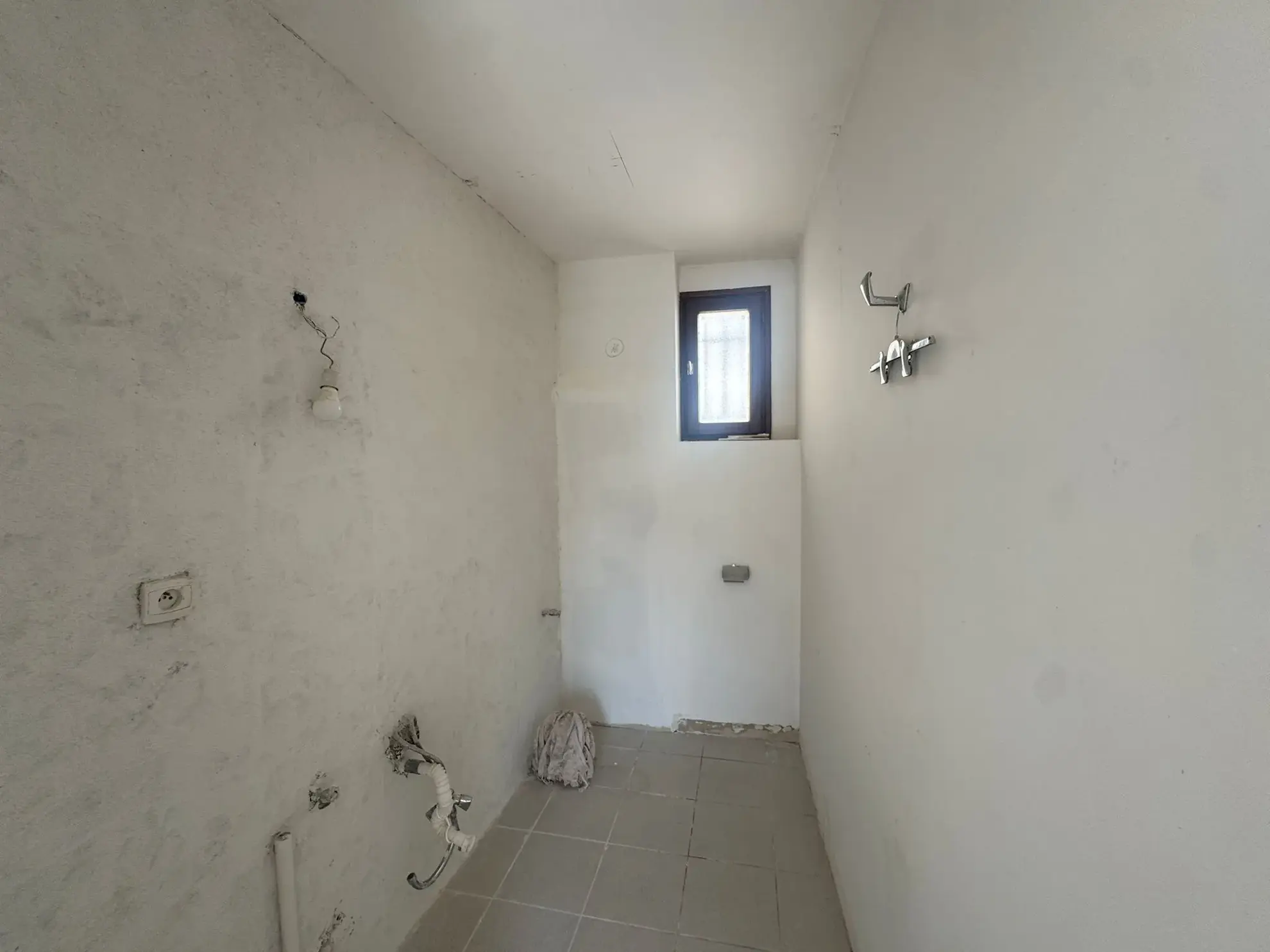 Maison à Palalda avec garage, extérieur et potentiel de plusieurs logements 