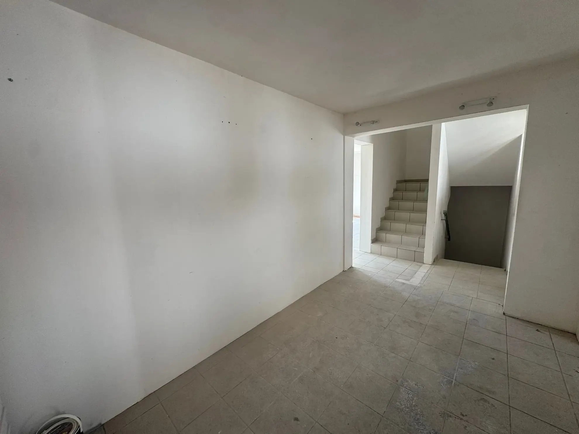 Maison à Palalda avec garage, extérieur et potentiel de plusieurs logements 