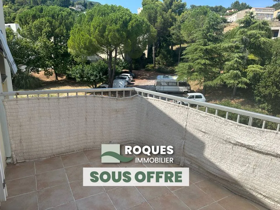 Appartement T5 de 91 m² à Lodève avec terrasse et parking - Bon État