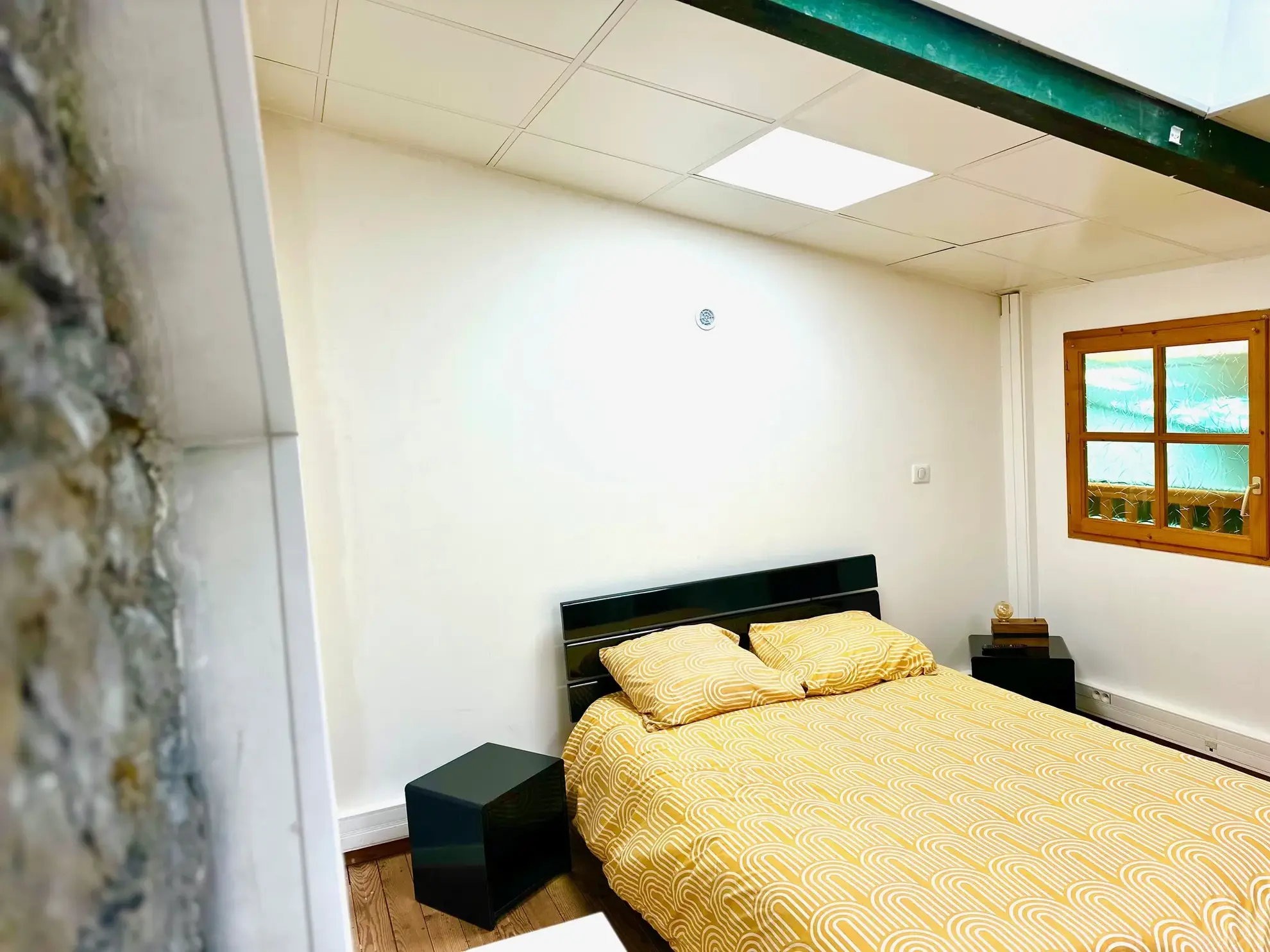 Magnifique loft rénové avec espace commercial indépendant à Lourdes 