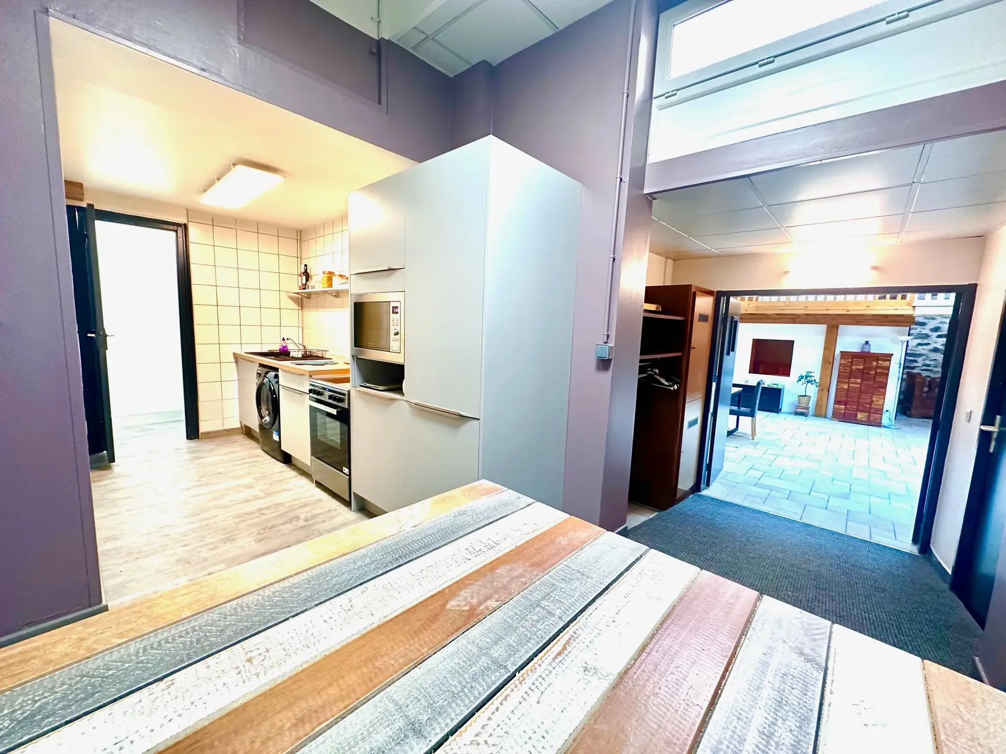 Magnifique loft rénové avec espace commercial indépendant à Lourdes 