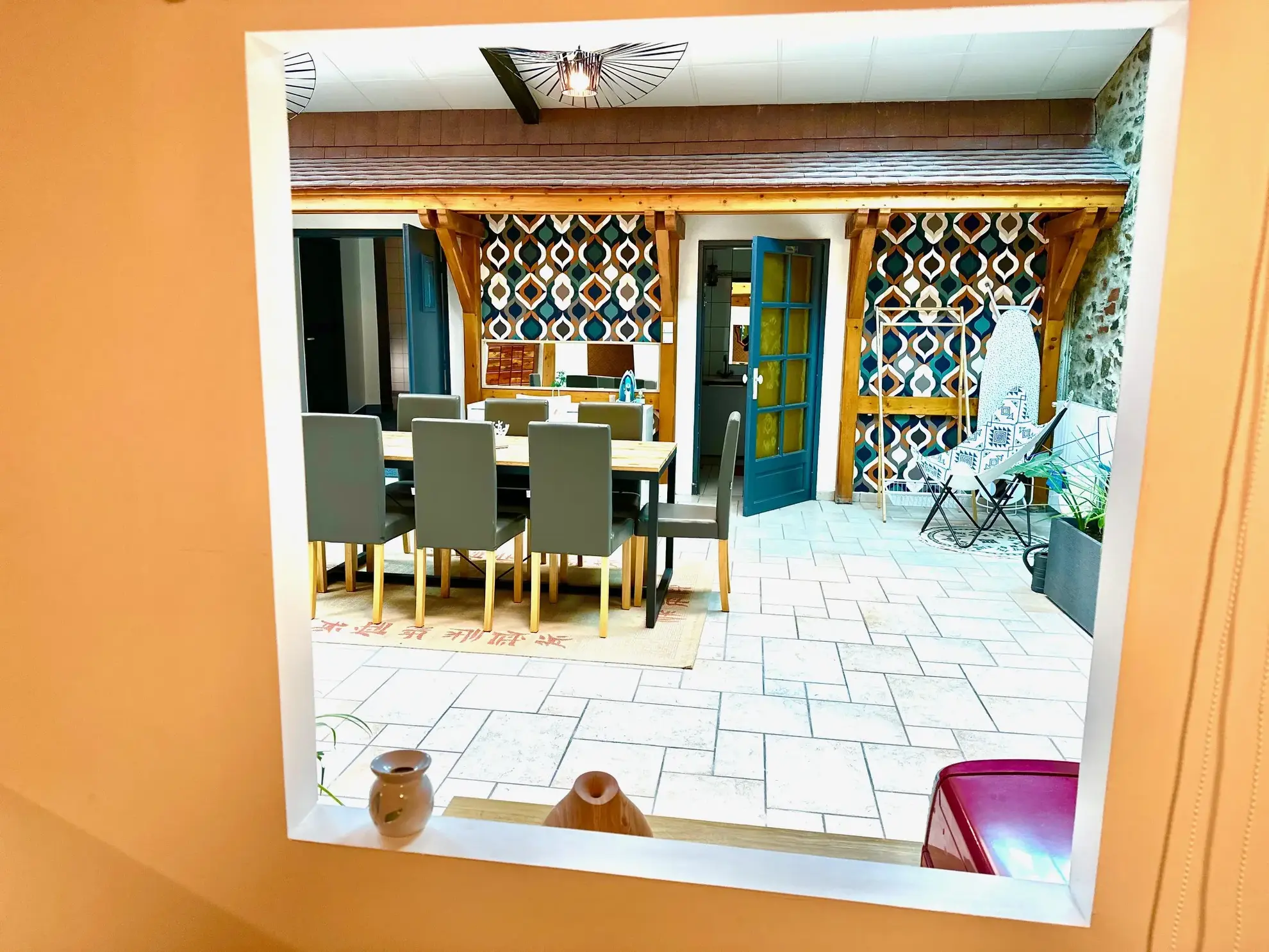 Magnifique loft rénové avec espace commercial indépendant à Lourdes 