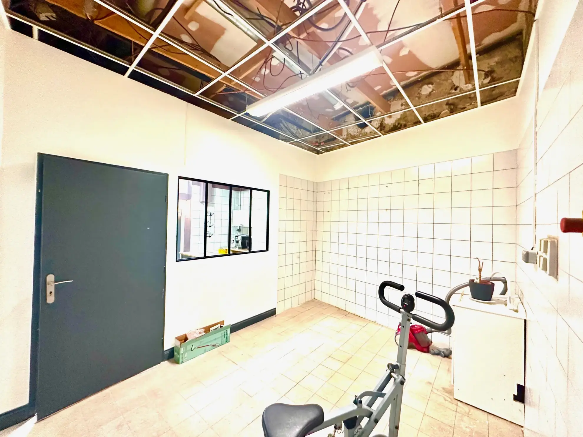 Magnifique loft rénové avec espace commercial indépendant à Lourdes 