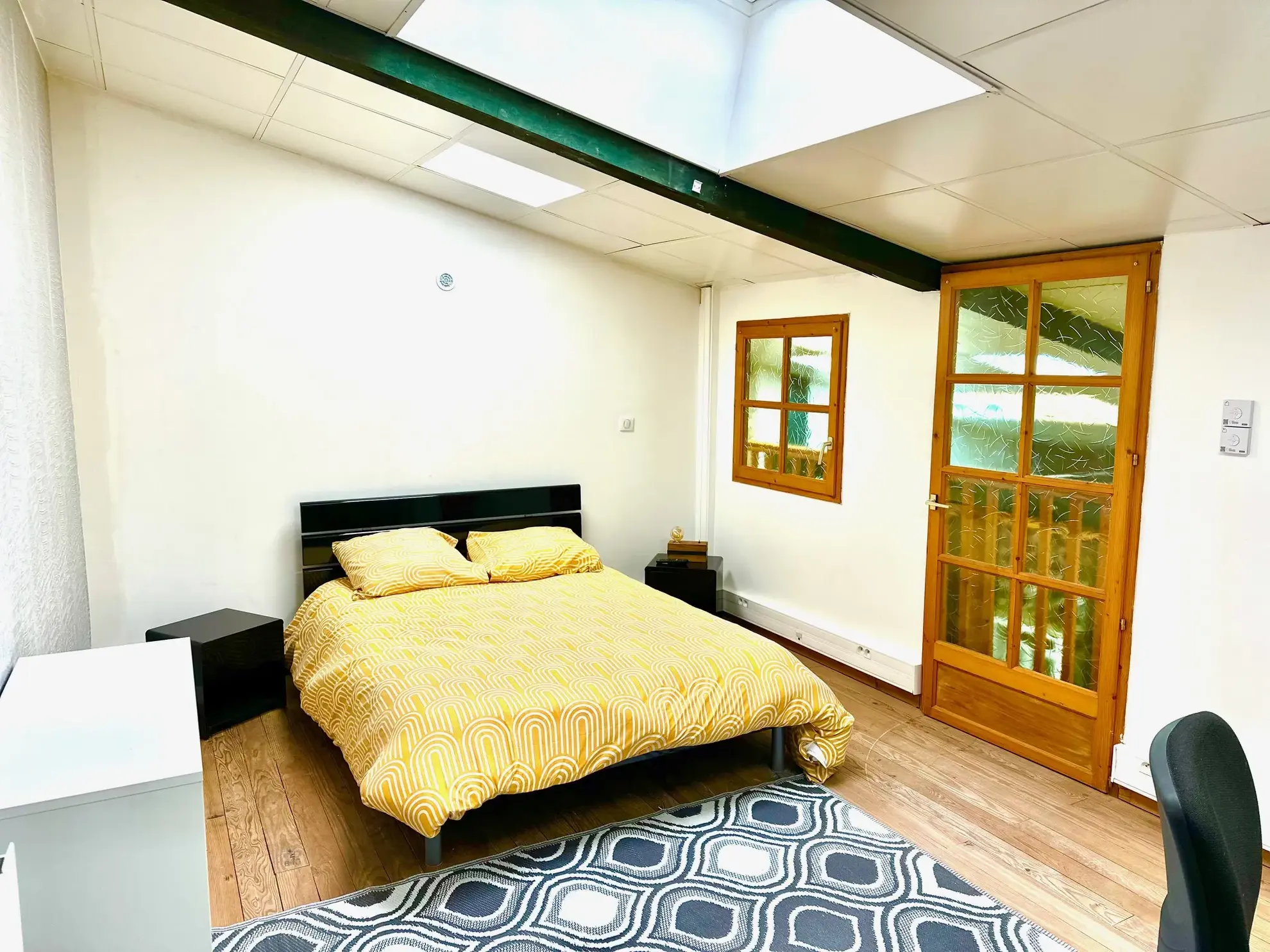 Magnifique loft rénové avec espace commercial indépendant à Lourdes 