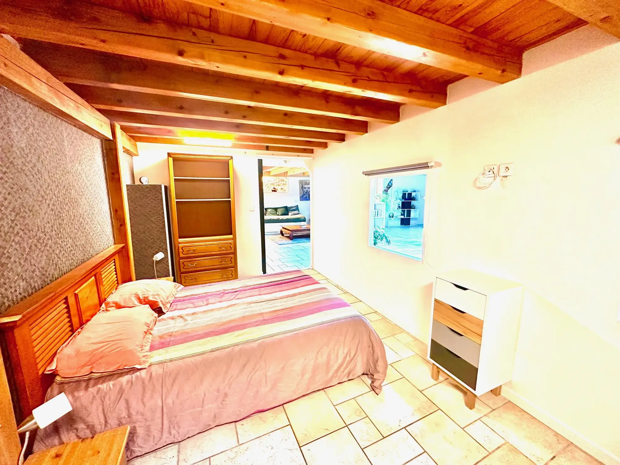 Magnifique loft rénové avec espace commercial indépendant à Lourdes 