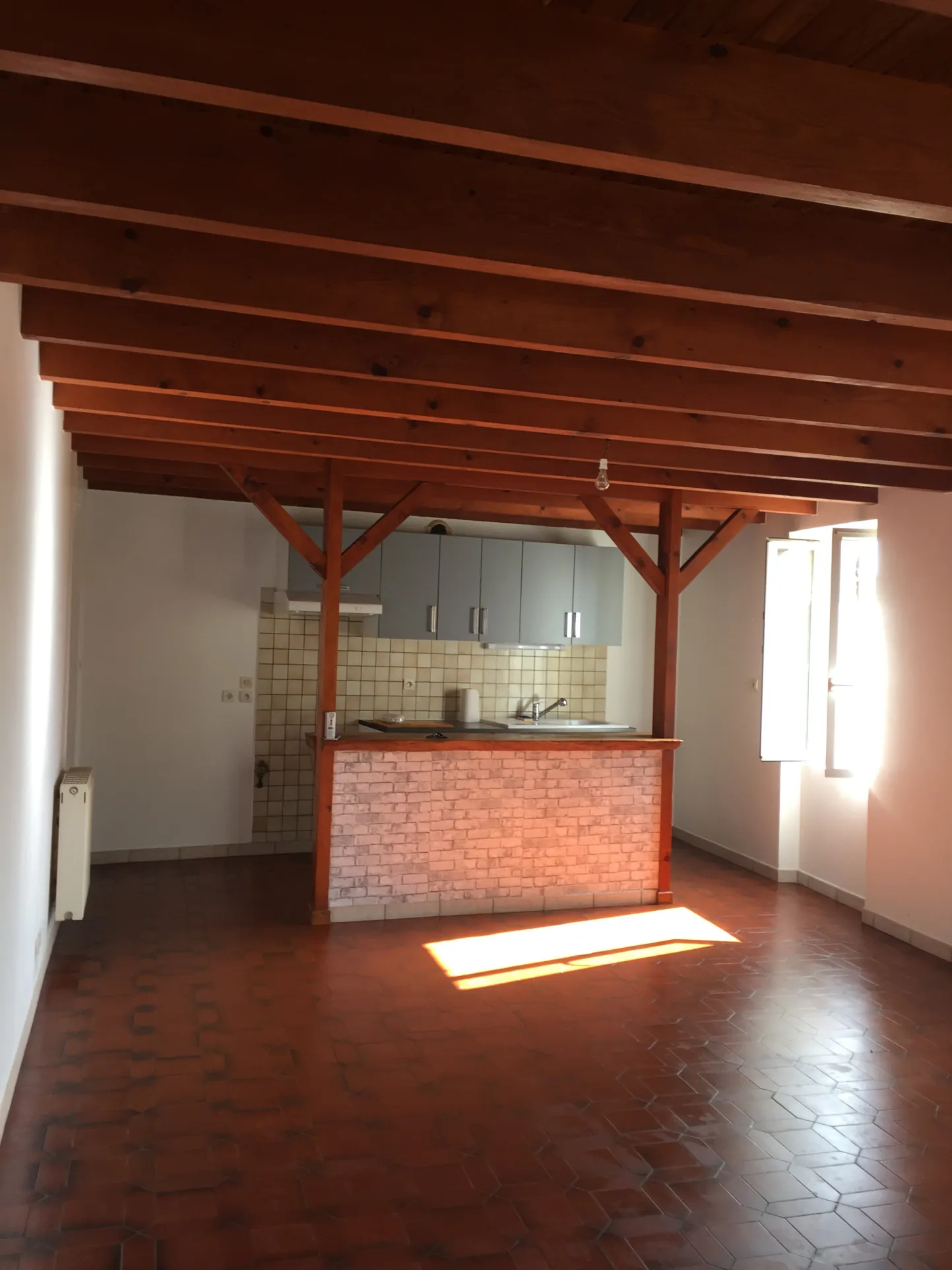 Maison en pierre de 3 chambres à Gaujac proche de Marmande avec potentiel de rénovation 