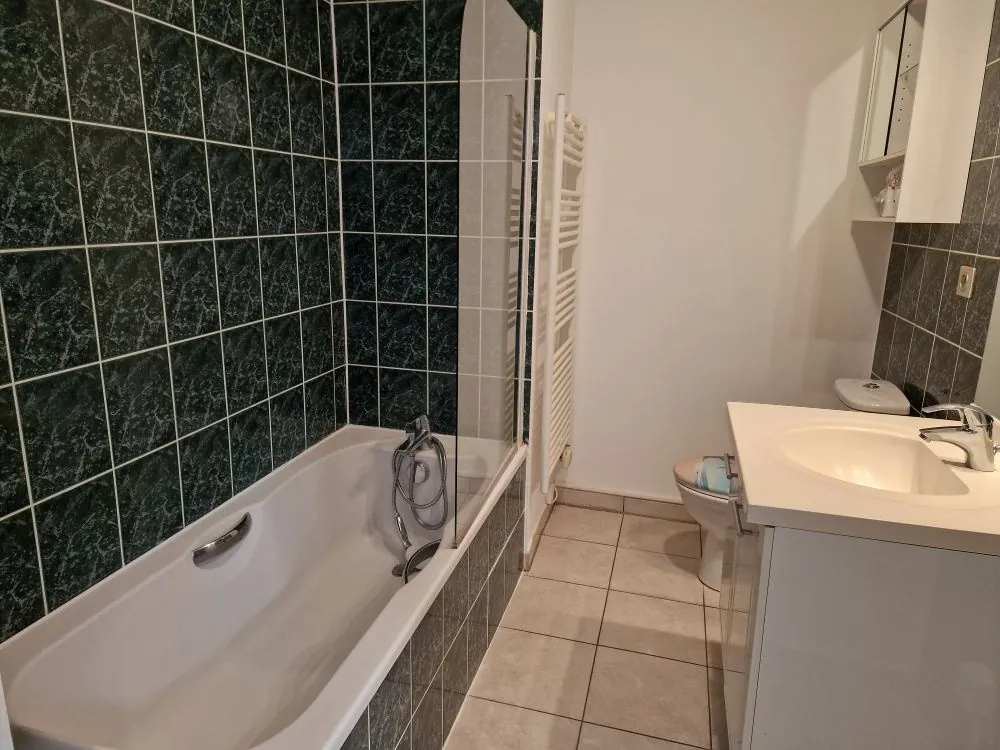 T1 avec jardin privatif à vendre à Decines-Charpieu, résidence de standing 