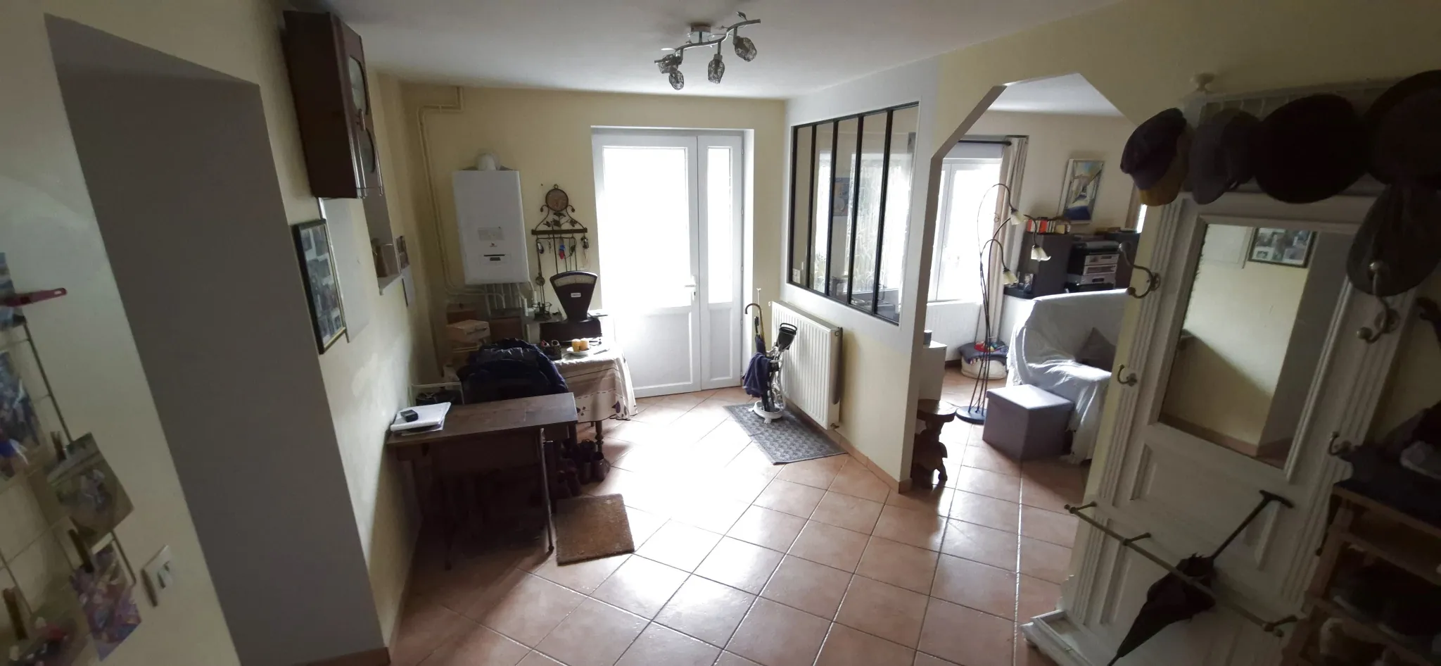 Maison en pierre à Pauillac avec cave voûtée et potentiel mixte 