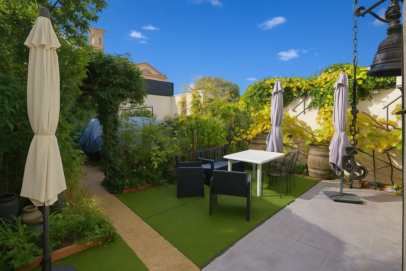 Maison en pierre à Pauillac avec cave voûtée et potentiel mixte 