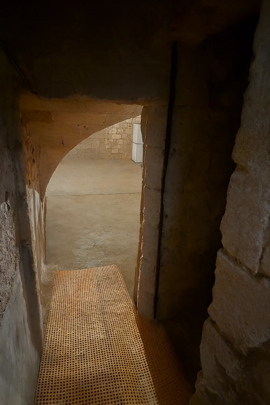 Maison en pierre à Pauillac avec cave voûtée et potentiel mixte 