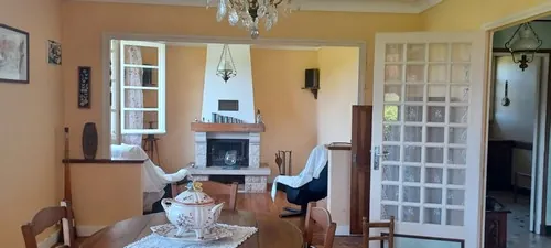 Maison familiale des années 1970 avec terrain constructible à Gourdon 