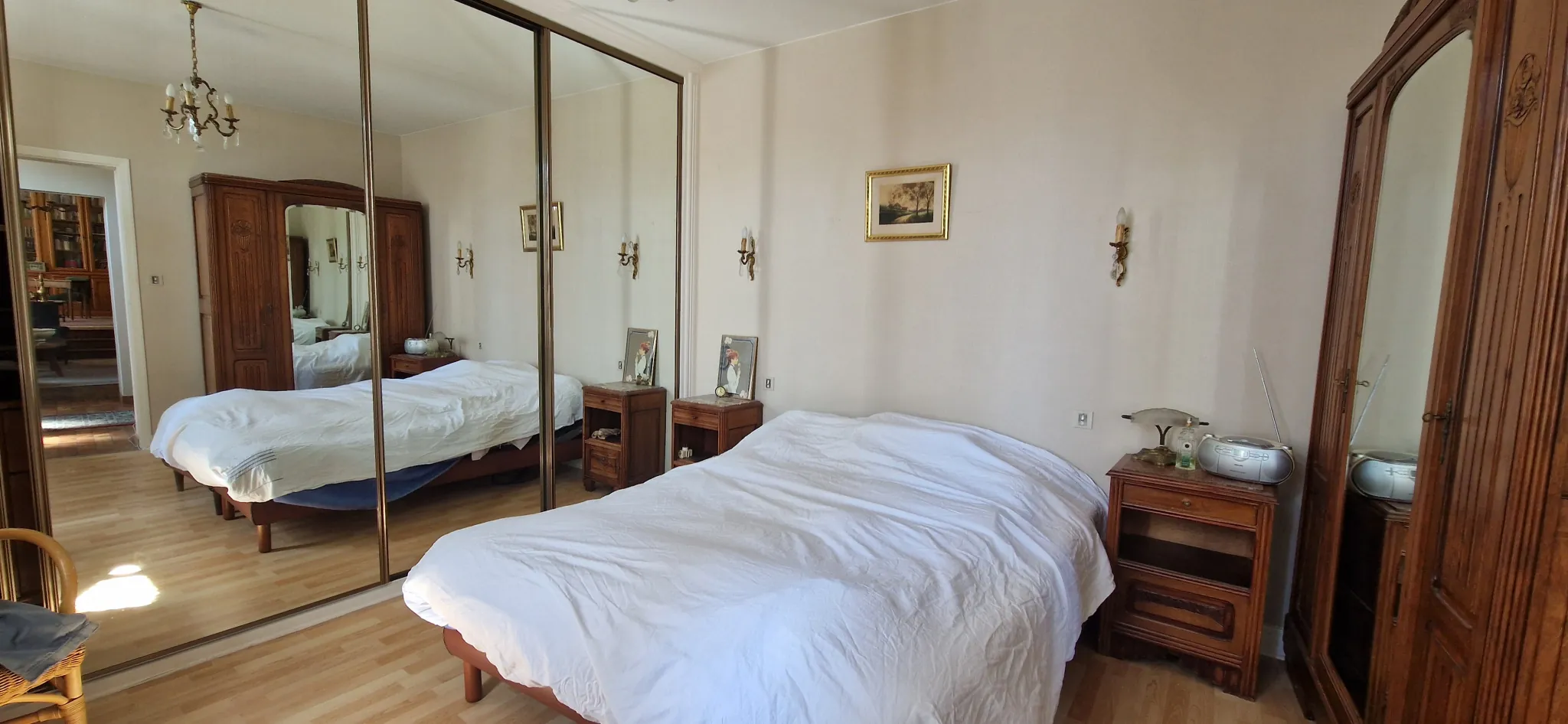 Maison familiale en pierre avec jardin à Bazas, 5 chambres, garage et potentiel d'extension 