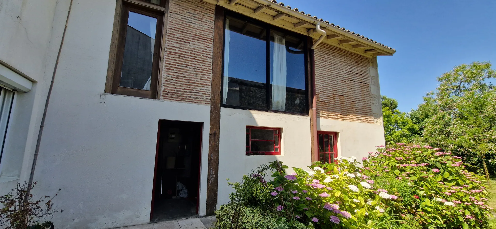 Maison familiale en pierre avec jardin à Bazas, 5 chambres, garage et potentiel d'extension 