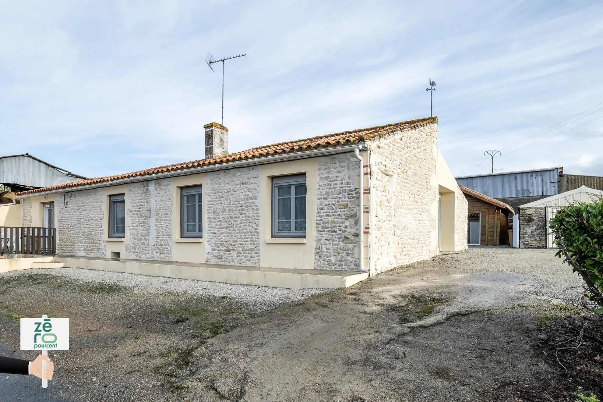 Longère en pierre à vendre à Lairoux – Belle vue campagne, 3 chambres