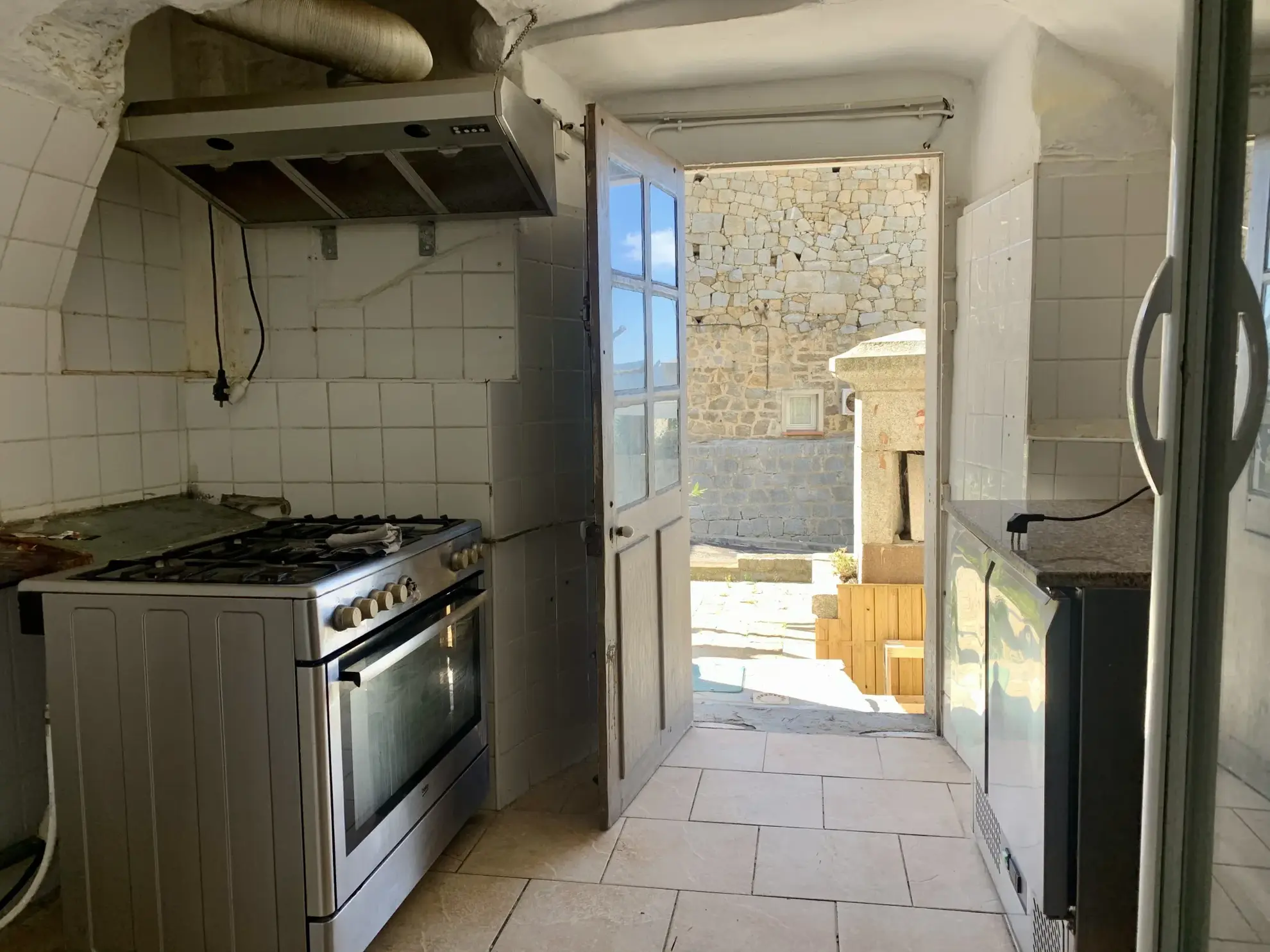 Local Commercial à Sollacaro de 56 m² avec Potentiel de Transformation en Habitation 