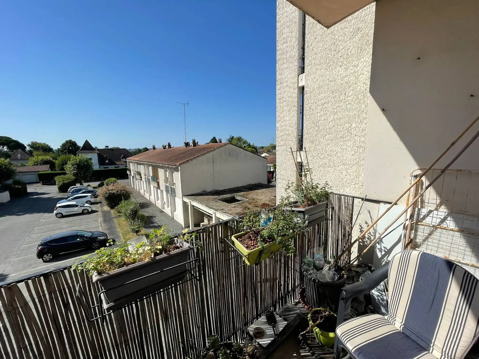 Appartement T4 loué à Bergerac avec balcon, cave et stationnement proche du centre-ville