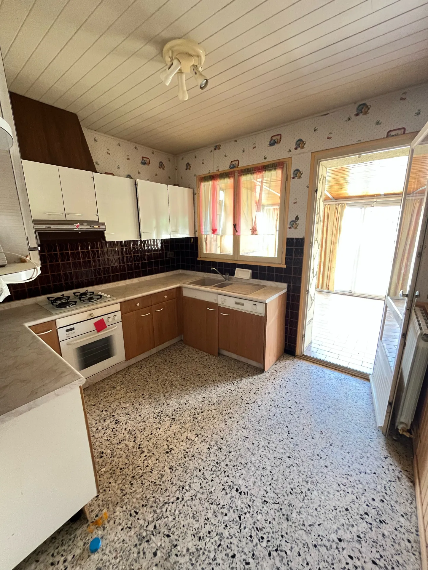 Maison 155 m² à Capestang avec jardin, terrasse et grand garage 