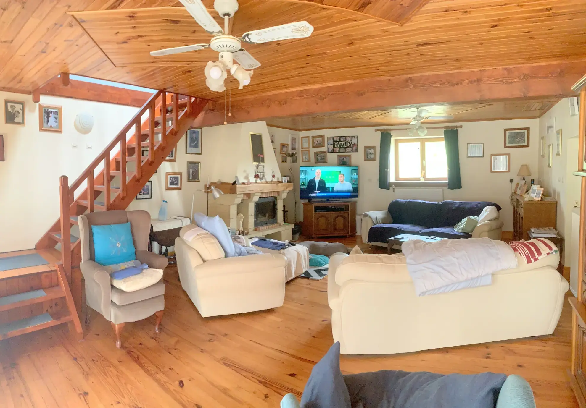 Grand ensemble de trois maisons à vendre à Fontaine Chalendray, 350 m2 habitables sur terrain de 4200 m2