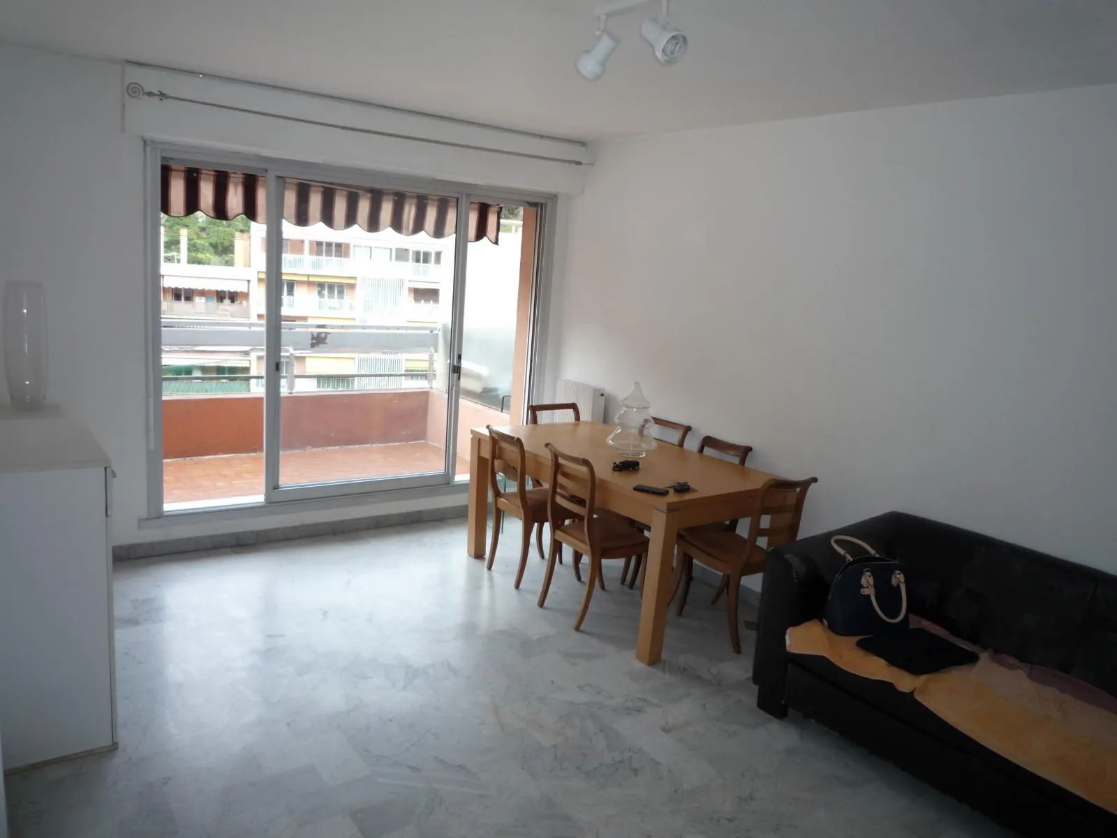 Appartement 3 pièces avec terrasse, garage et cave à Menton