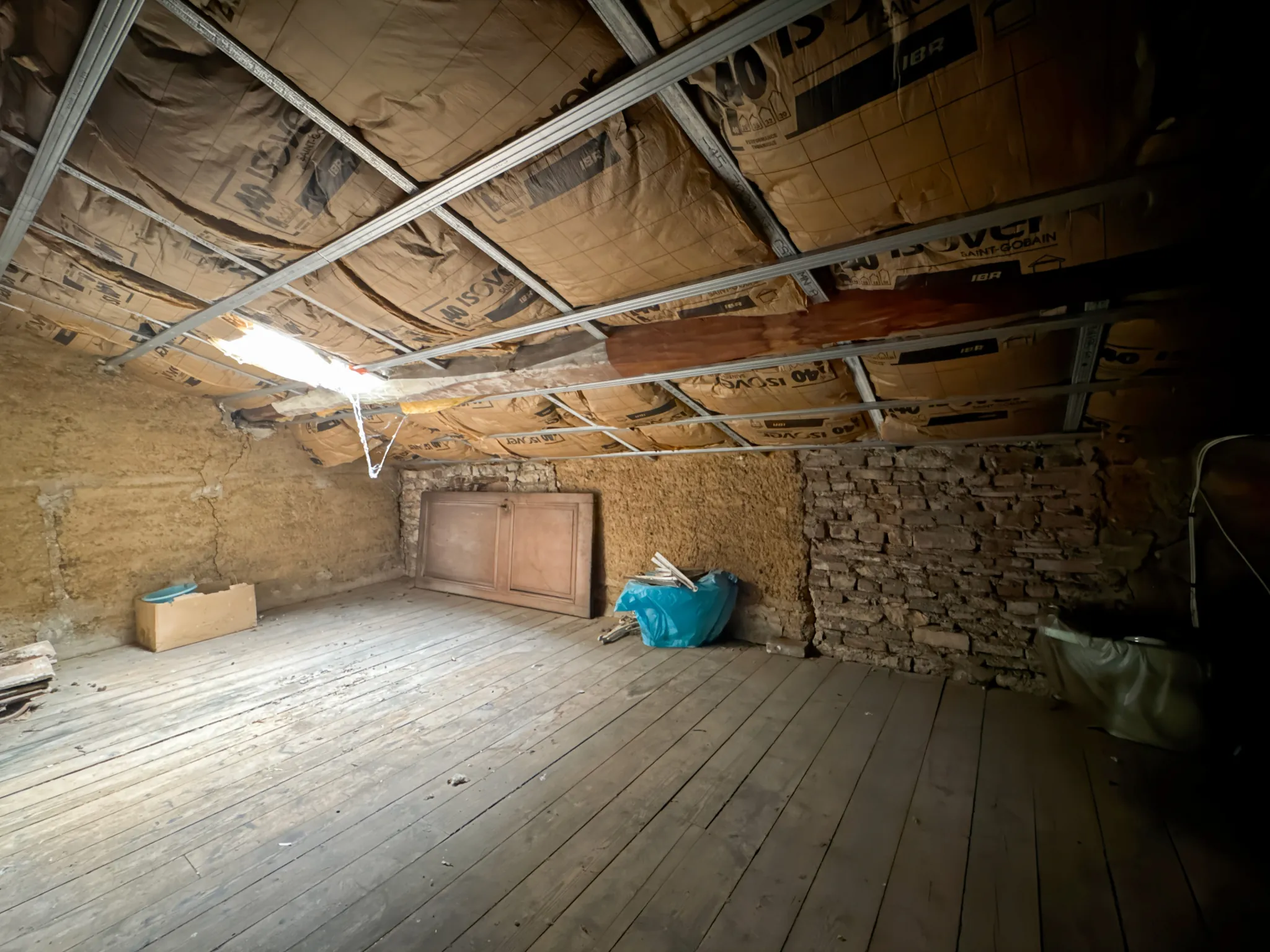 Appartement à réaménager de 20m² loi Carrez à Reyrieux, proche de Massieux