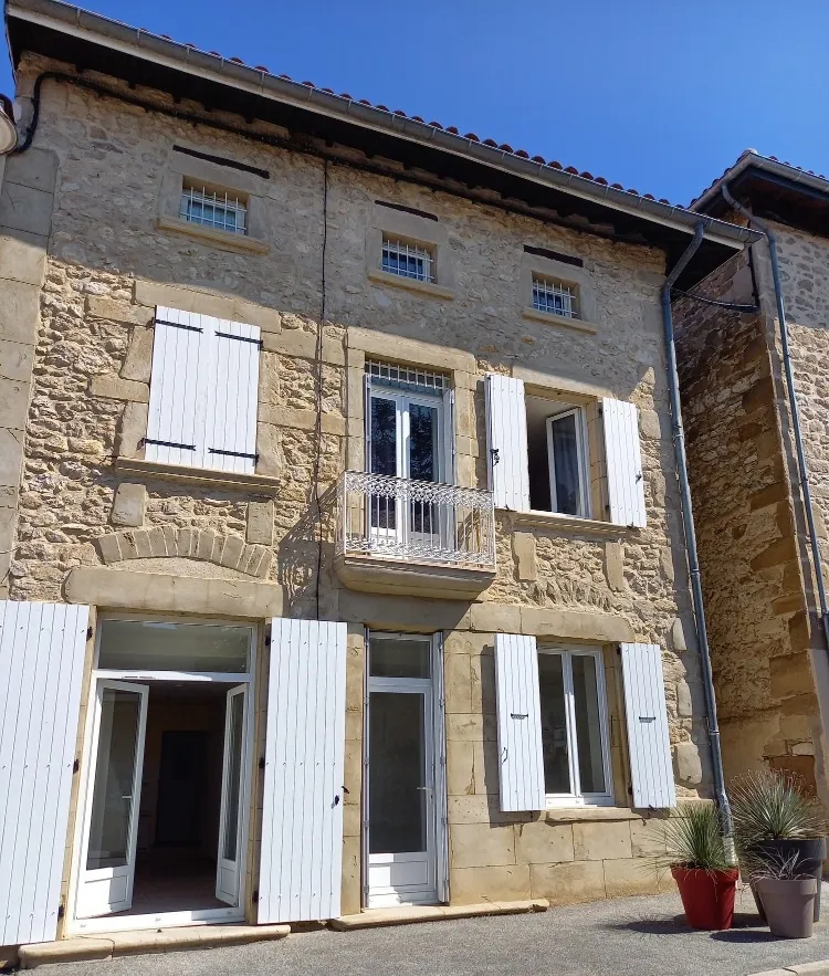Charmante maison de ville de 143 m² avec deux appartements, jardin et terrasses à Beauregard-Baret