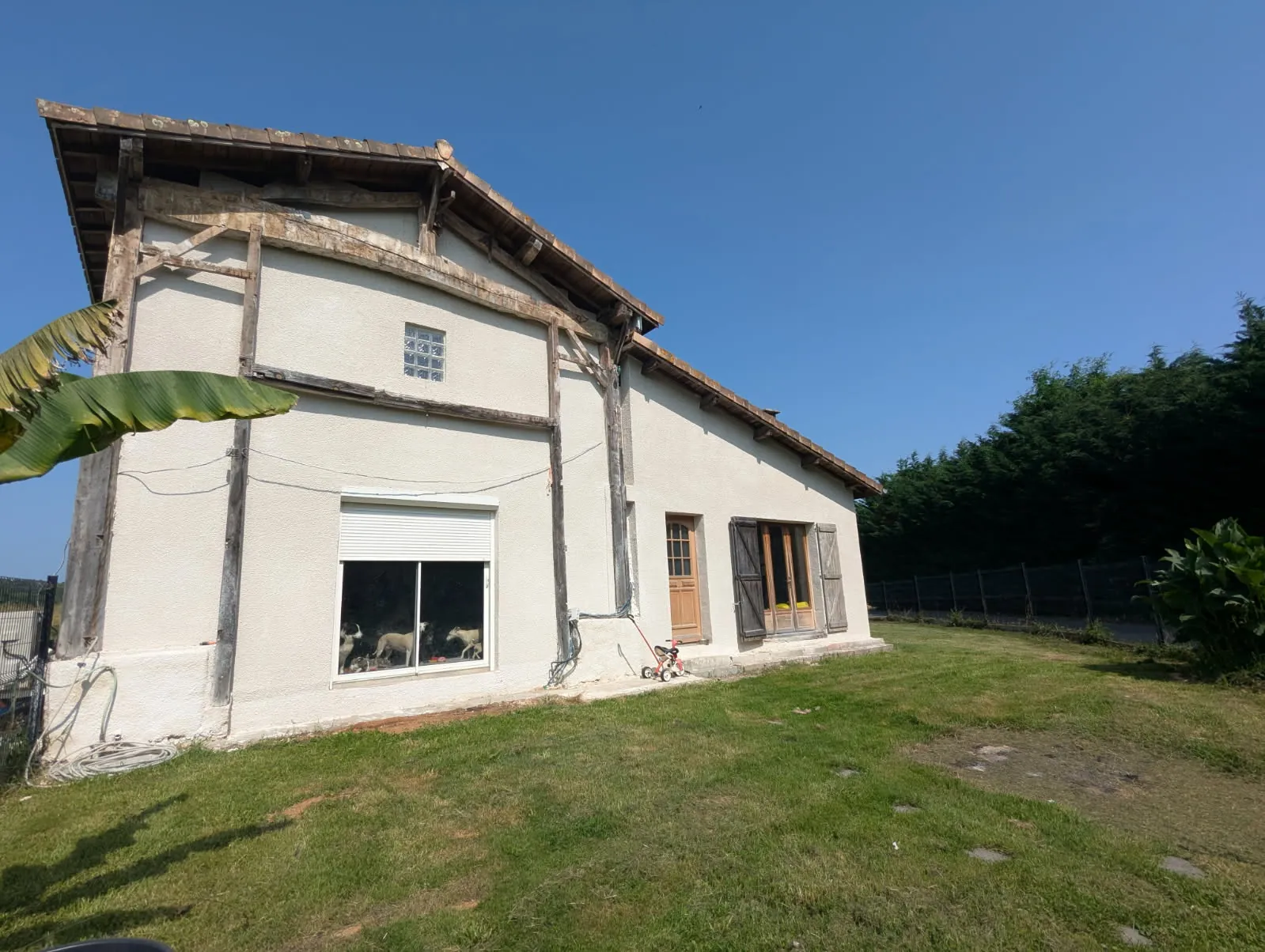 Maison de campagne à Aillas avec 4 chambres et grand terrain de 9170 m²