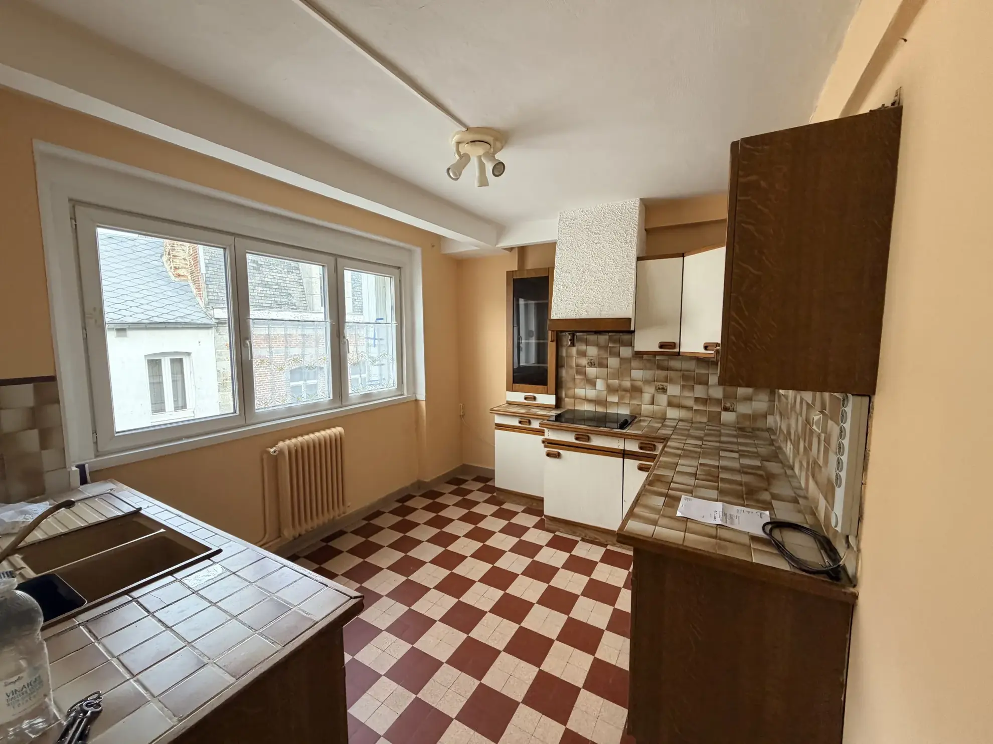 Appartement lumineux de 98 m² à vendre à Maubeuge en centre-ville 