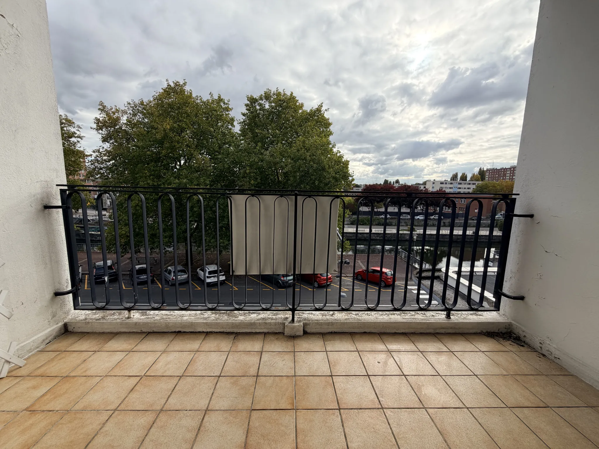 Appartement lumineux de 98 m² à vendre à Maubeuge en centre-ville 