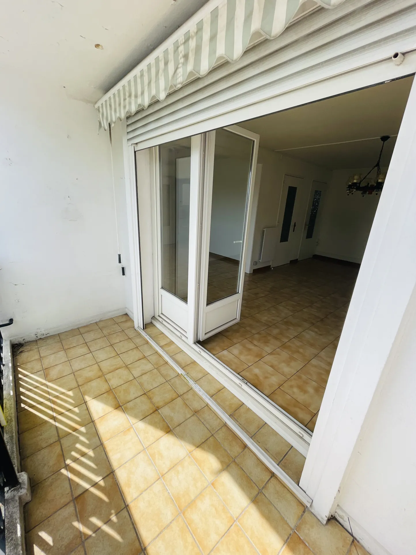 Appartement lumineux de 98 m² à vendre à Maubeuge en centre-ville 