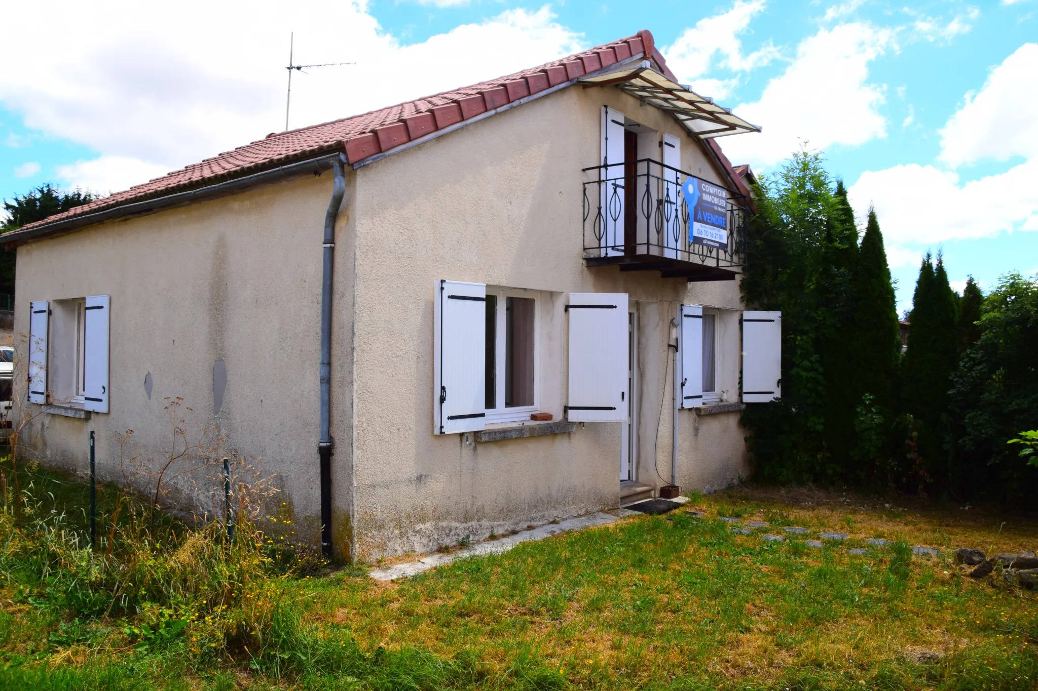 Maison de village à vendre à Coucouron 66 m² avec terrasse et balcon