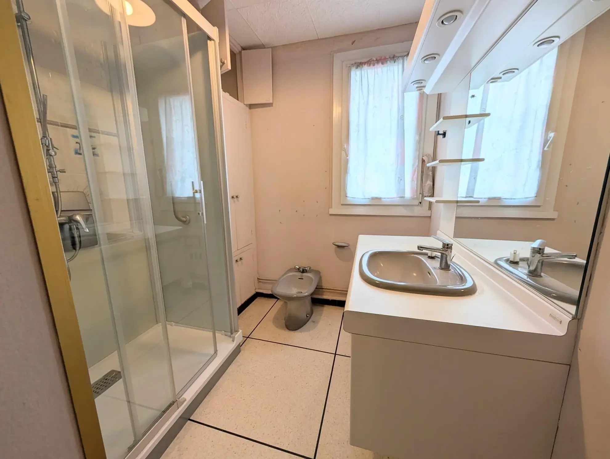 Appartement 4 pièces à rénover avec garage à Castelnau-Le-Lez - 87 m² 