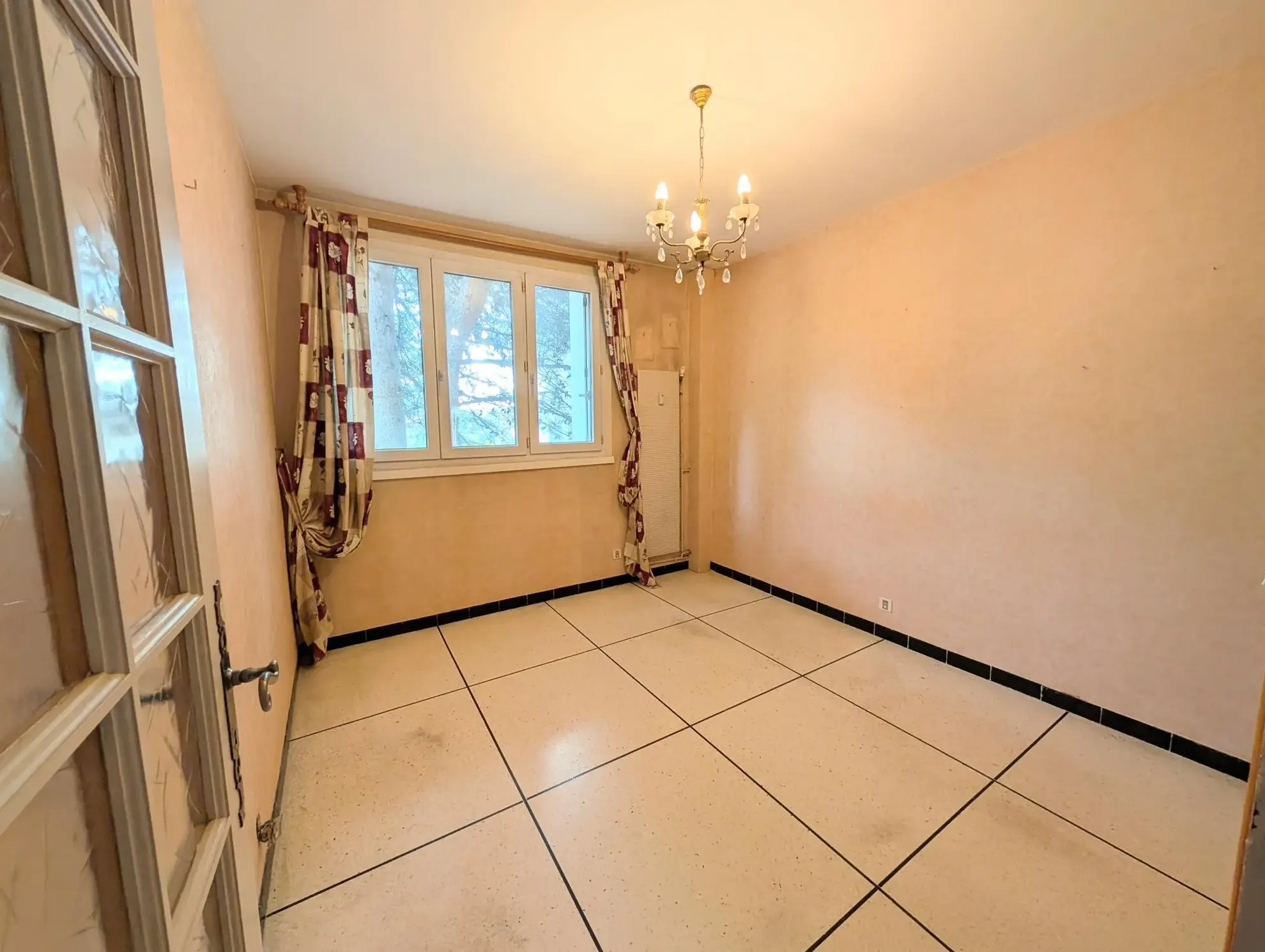 Appartement 4 pièces à rénover avec garage à Castelnau-Le-Lez - 87 m² 