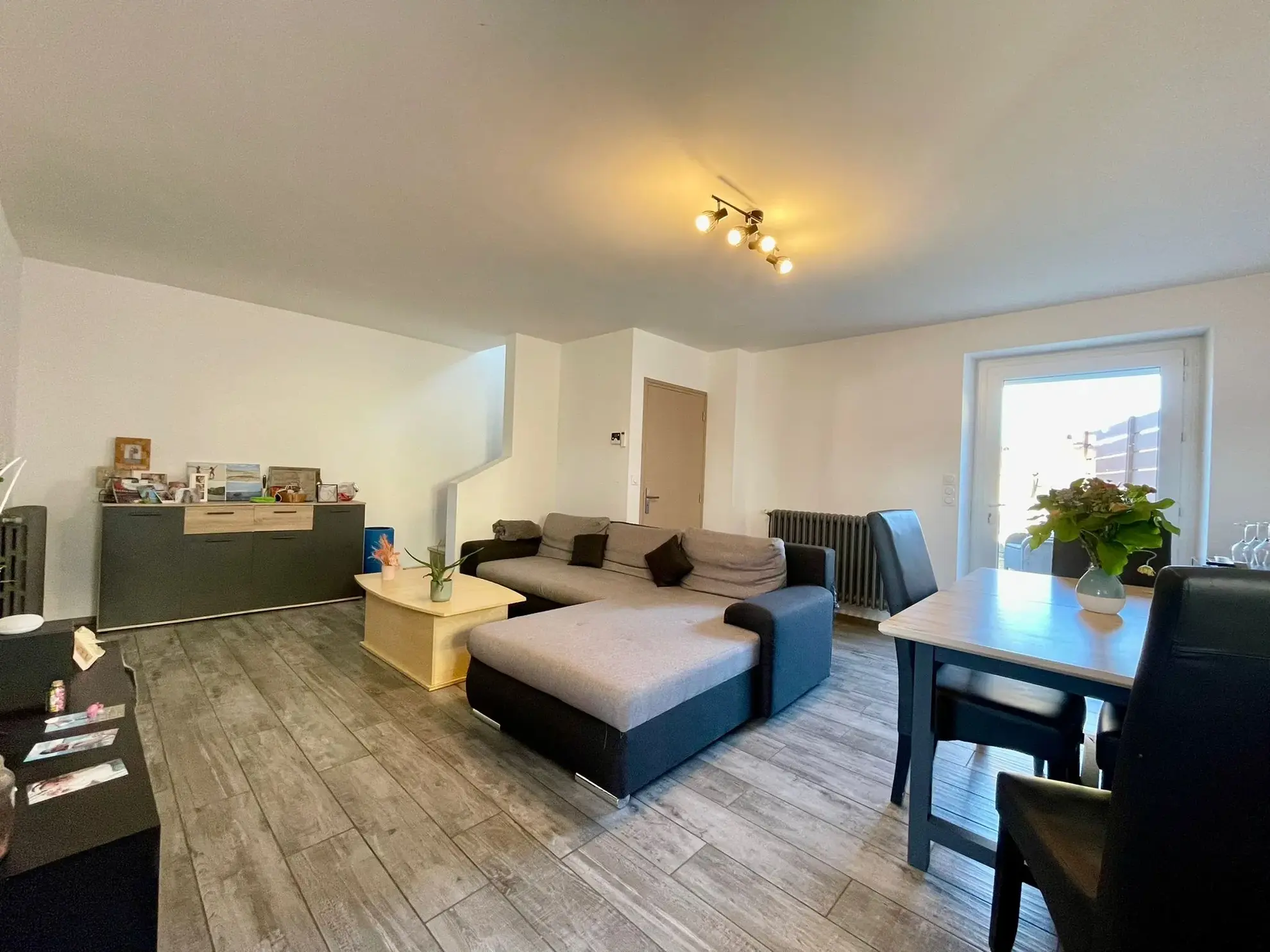 Maison écologique de 70m² à Anneyron avec terrasse et panneaux solaires 