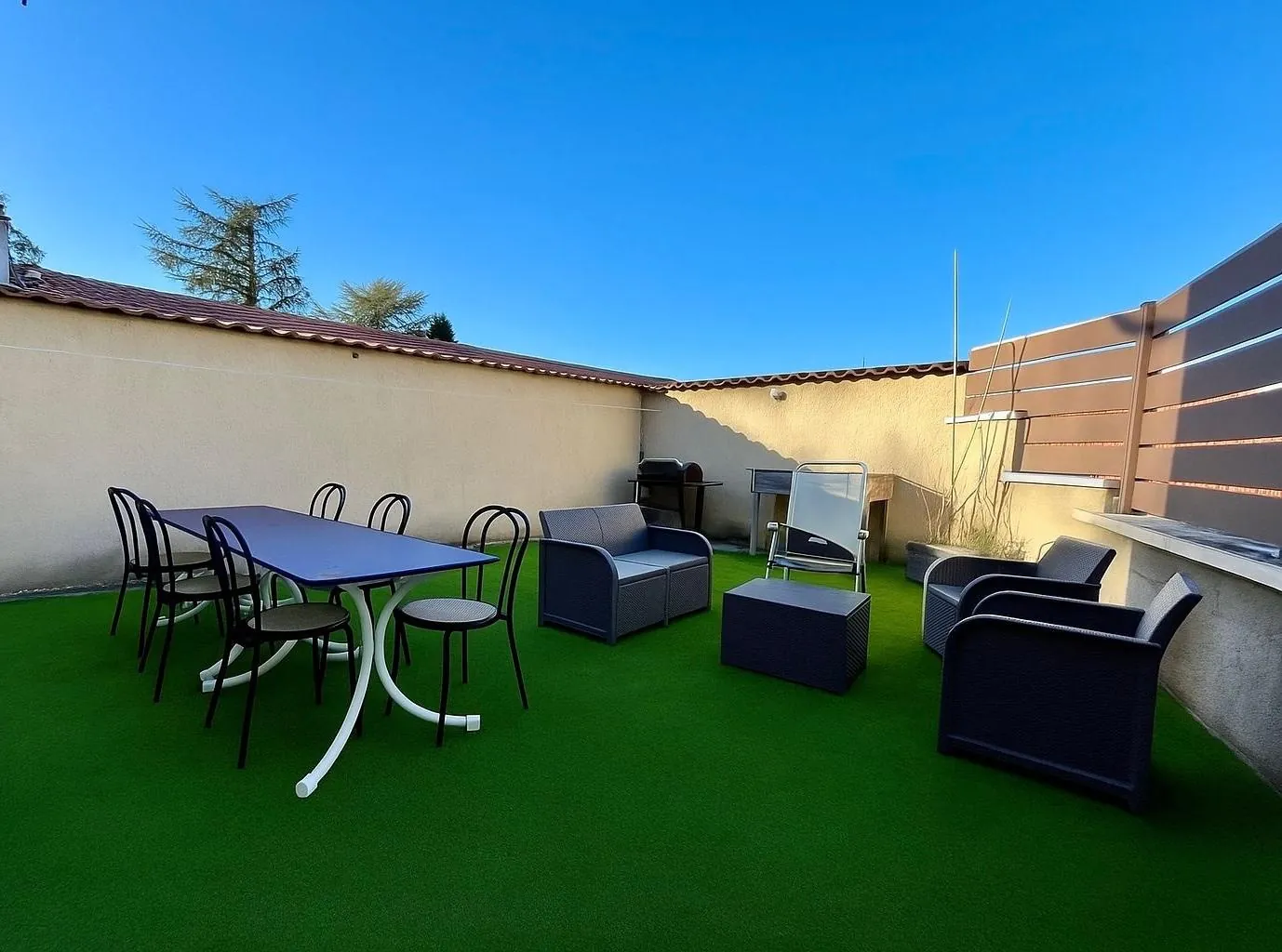 Maison écologique de 70m² à Anneyron avec terrasse et panneaux solaires