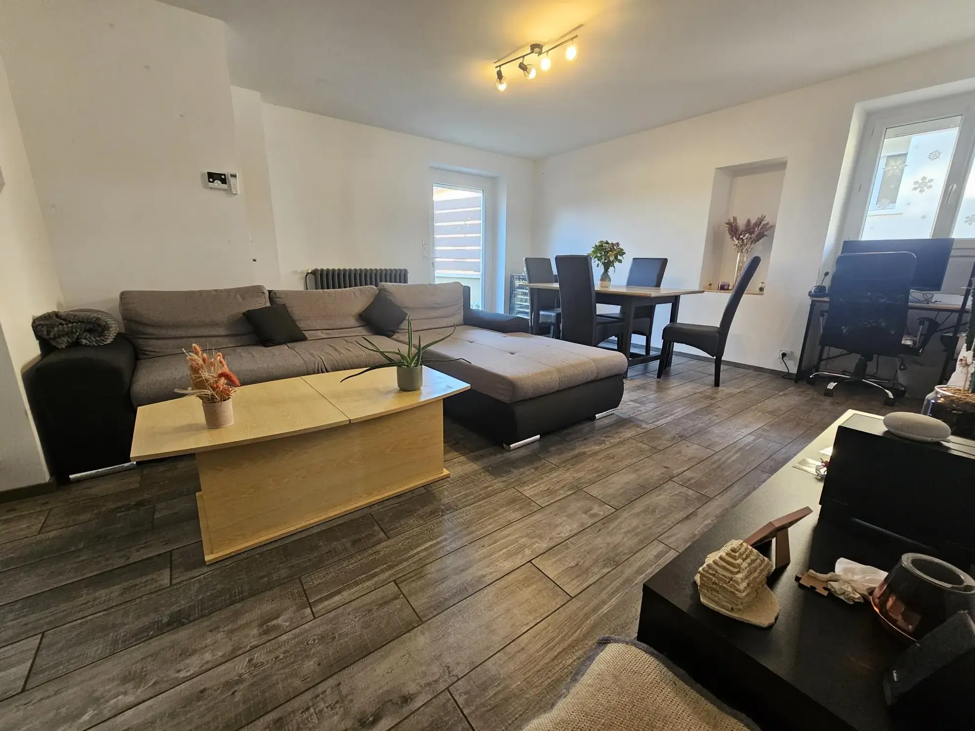 Maison écologique de 70m² à Anneyron avec terrasse et panneaux solaires 