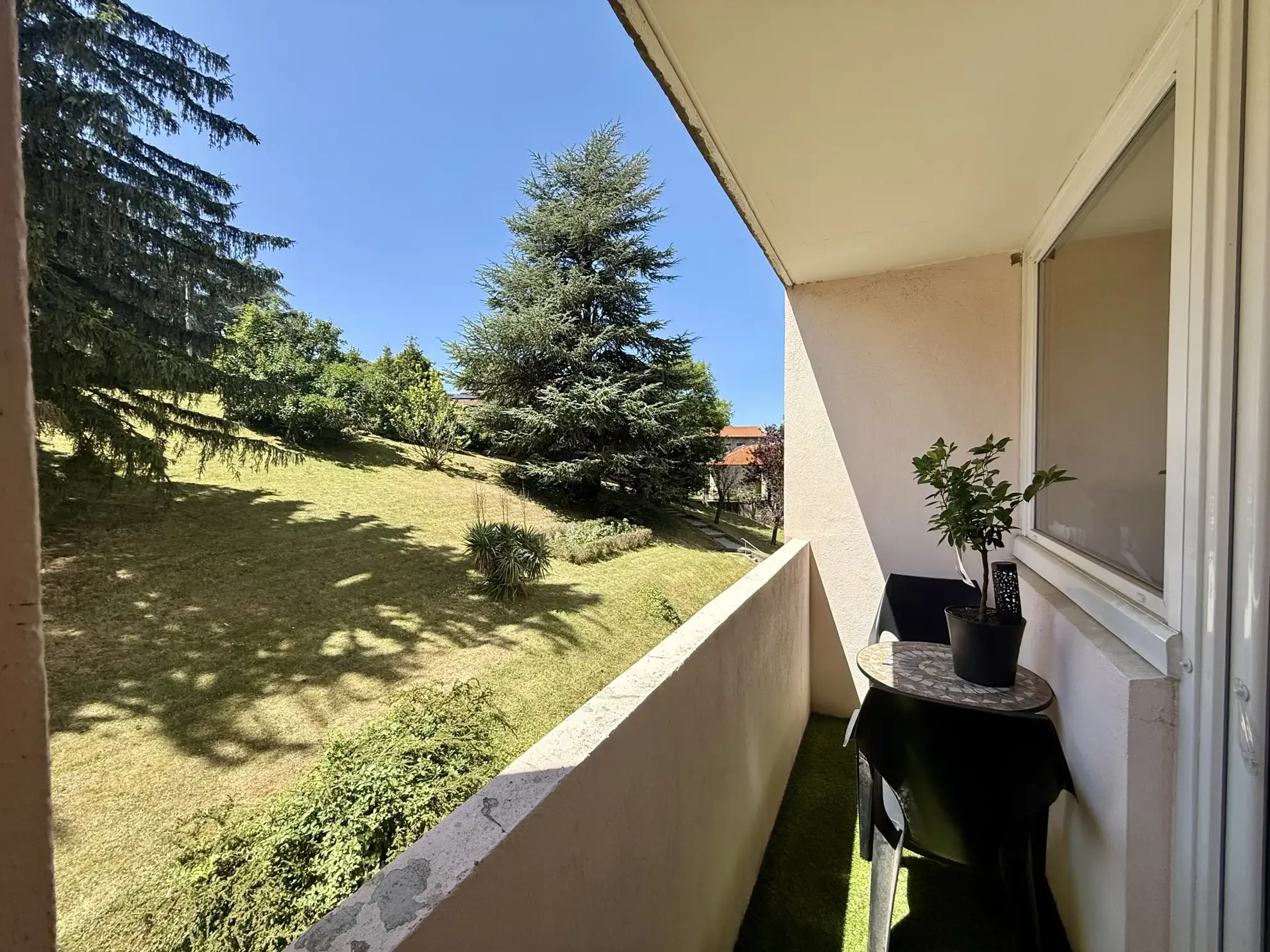 Appartement T3 avec Balcon, Cave et Parking à Saint-Étienne 