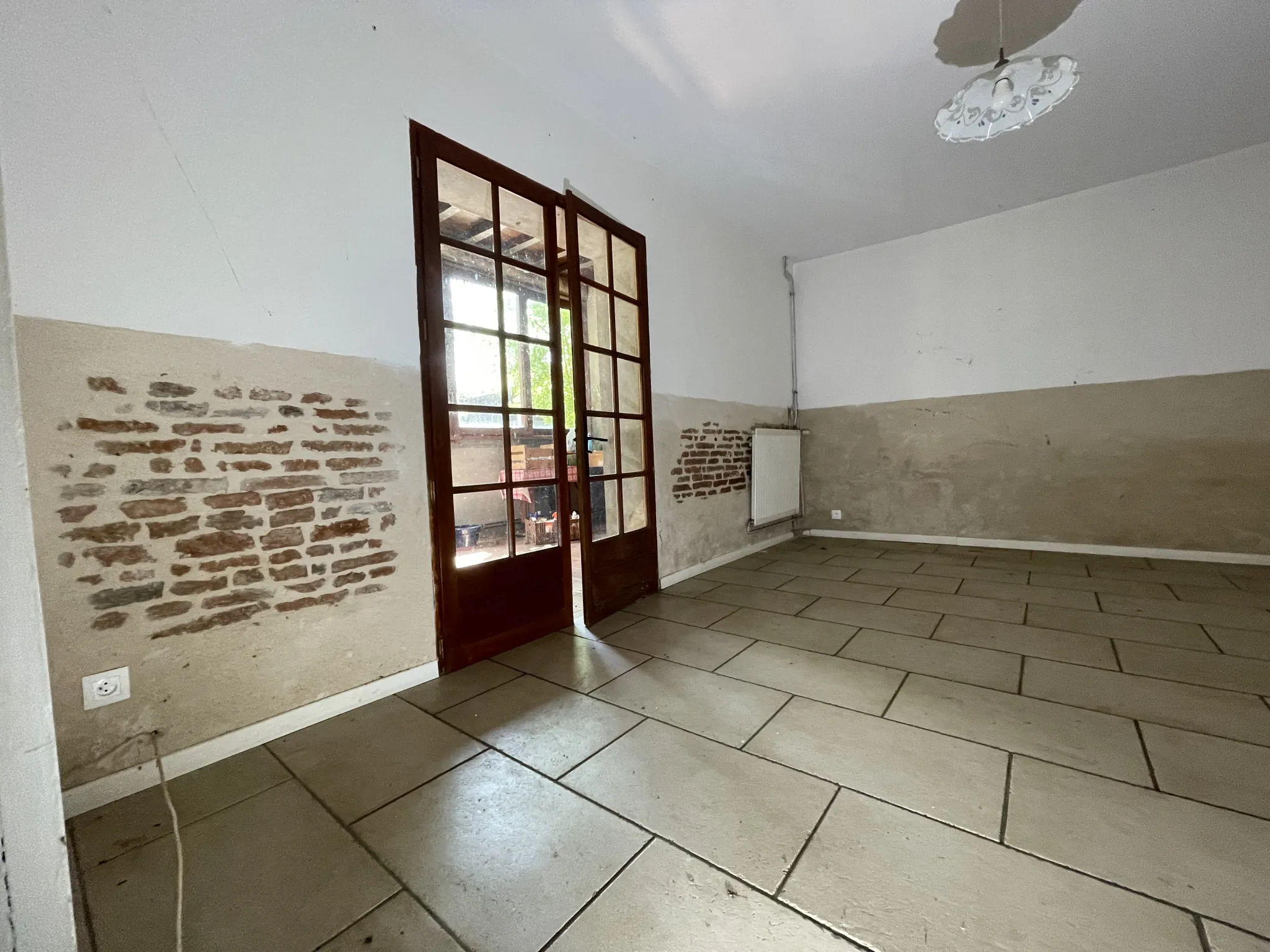 Ferme à rénover avec potentiel exceptionnel à Lafrançaise – 200 m² habitables et dépendances